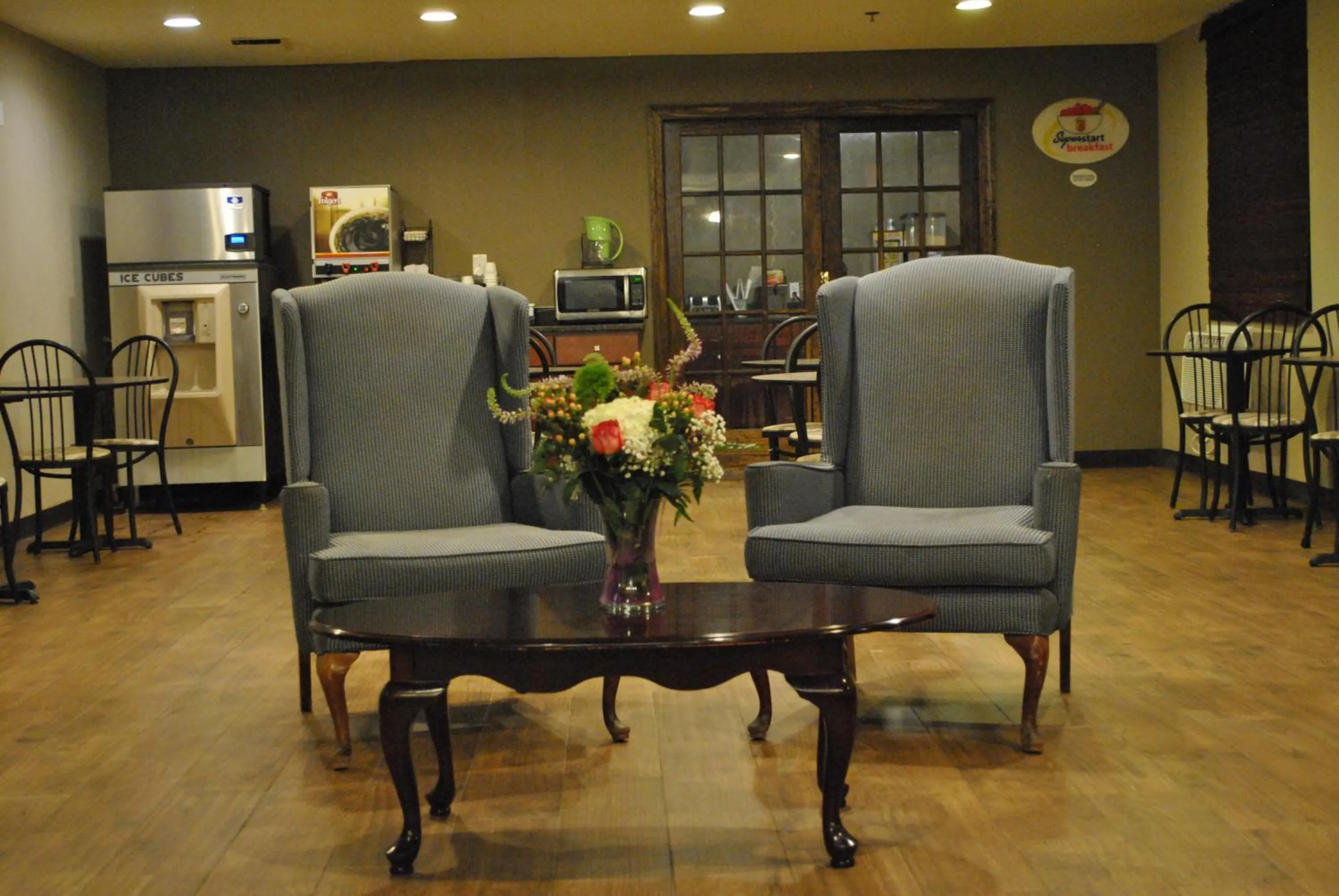 Lobby or reception in Super 8 by Wyndham Cromwell/Middletown