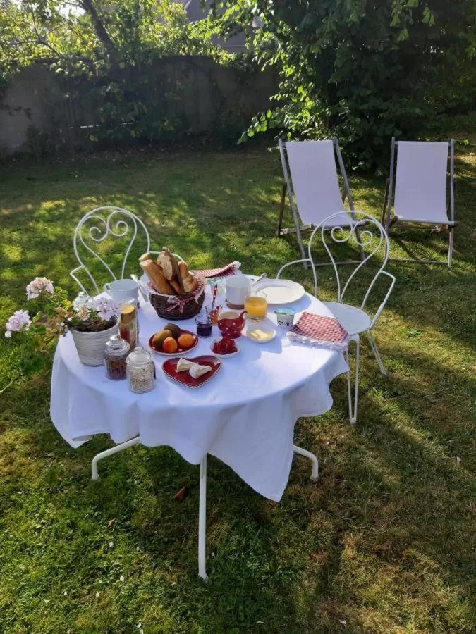 Garden in La Romance et la Romanesque