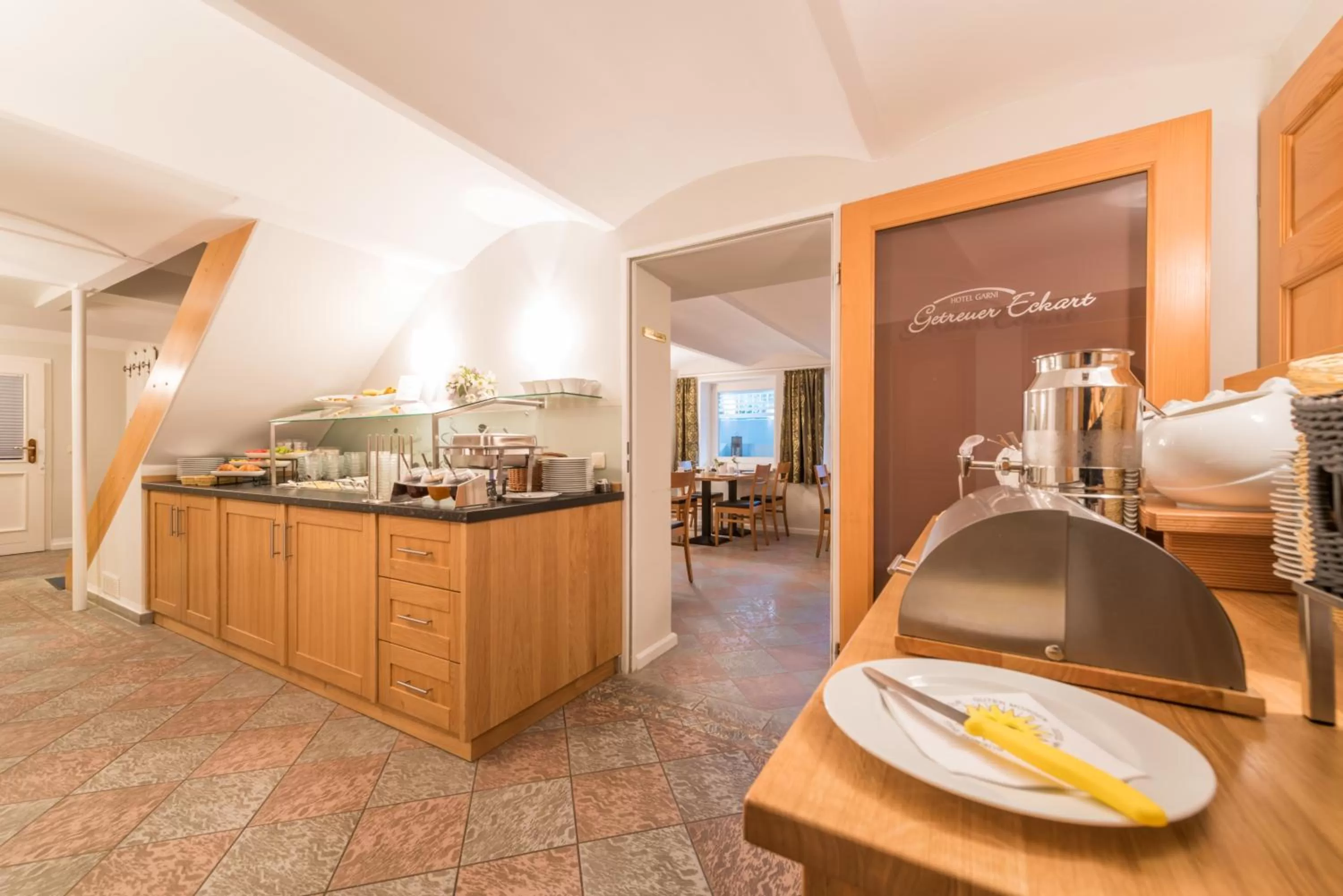 Buffet breakfast, Kitchen/Kitchenette in Hotel Garni Getreuer Eckart