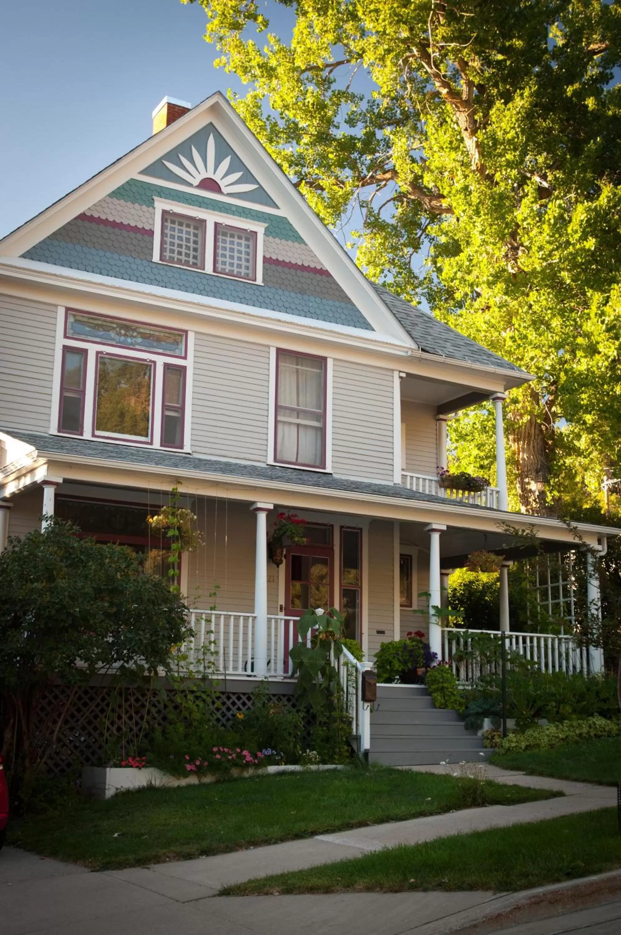 Property Building in 1899 Inn