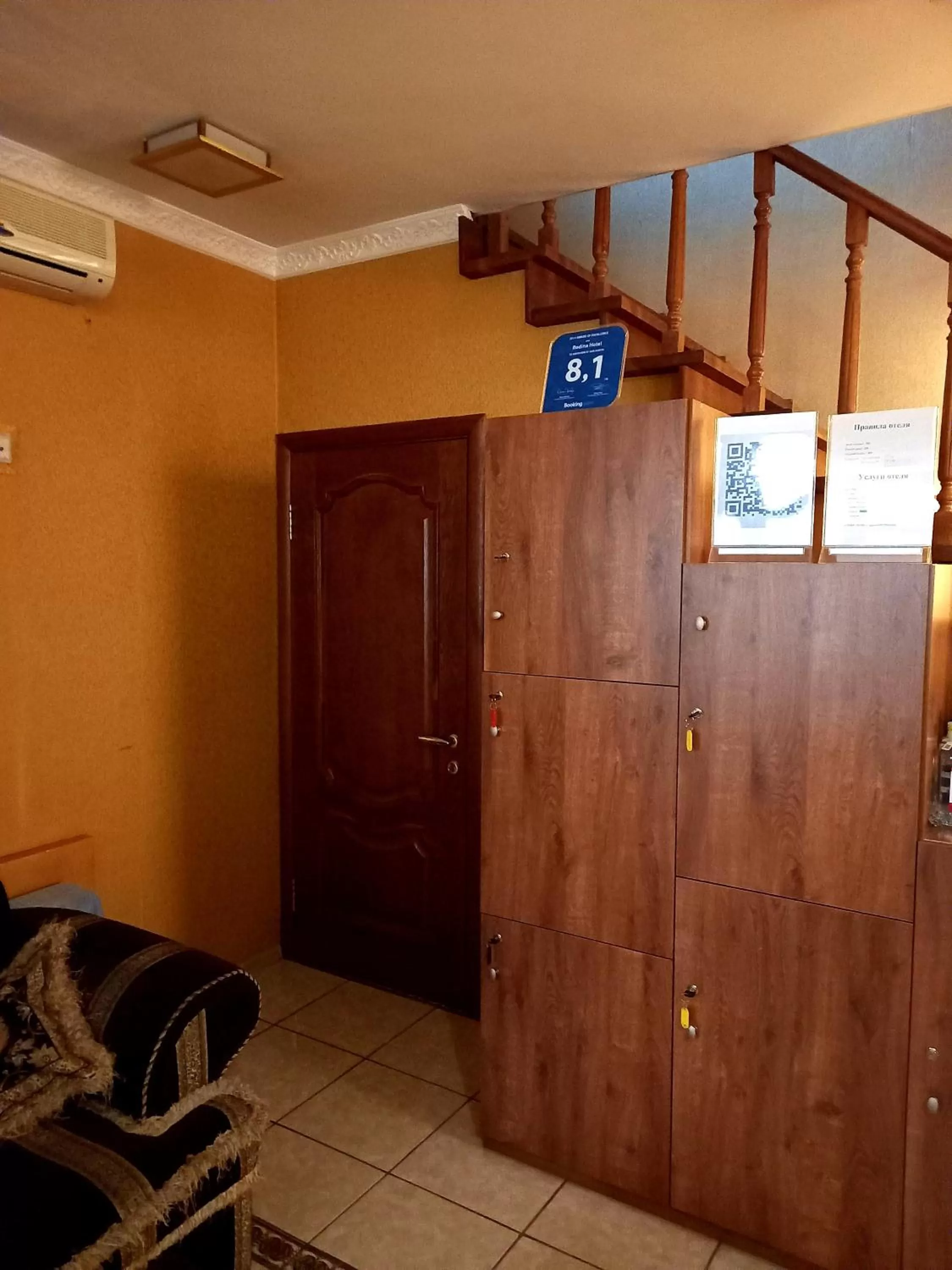 microwave, TV/Entertainment Center in Rodina Hotel