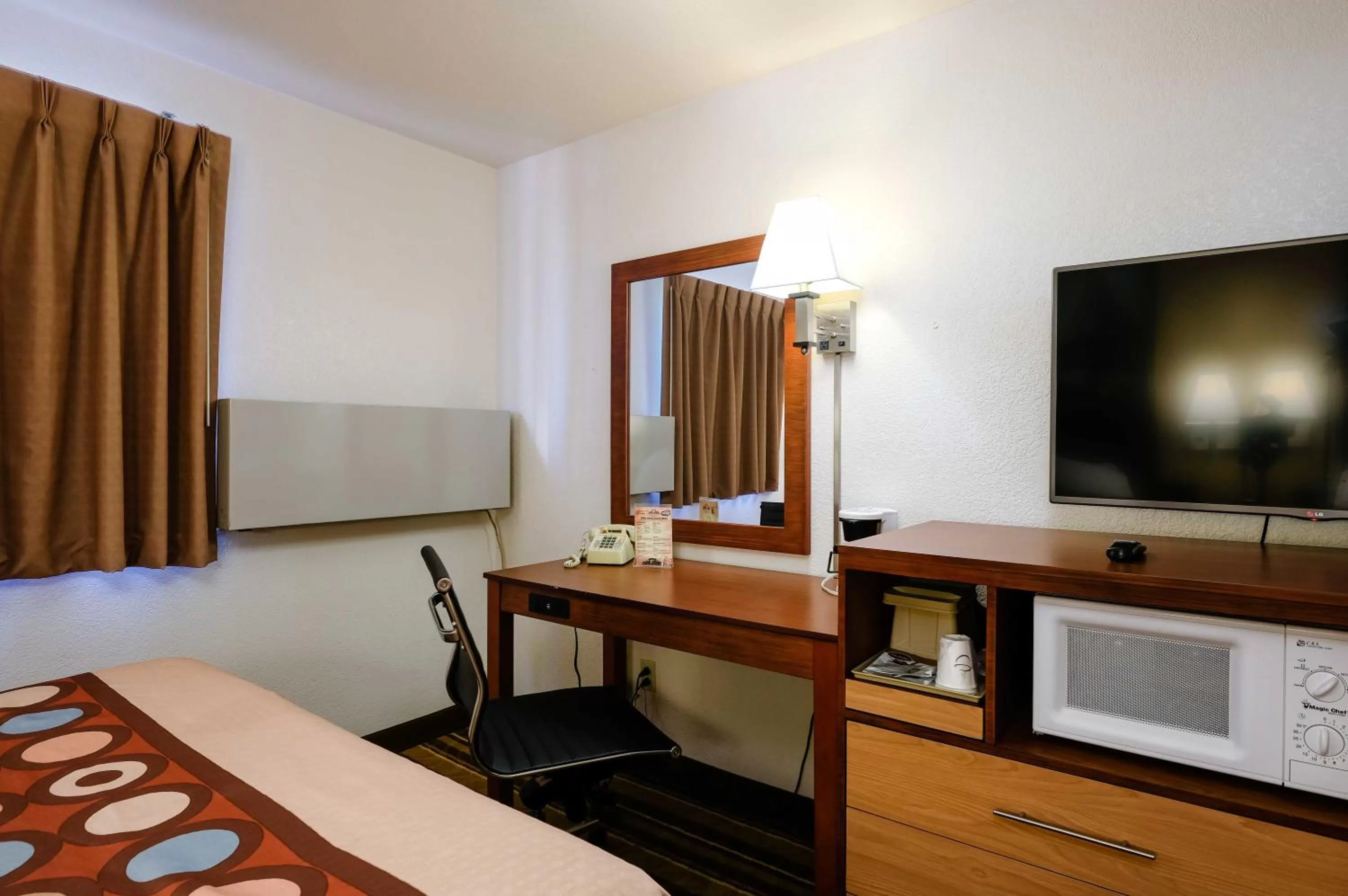 TV and multimedia, Bed in Super 8 by Wyndham Las Cruces/White Sands Area