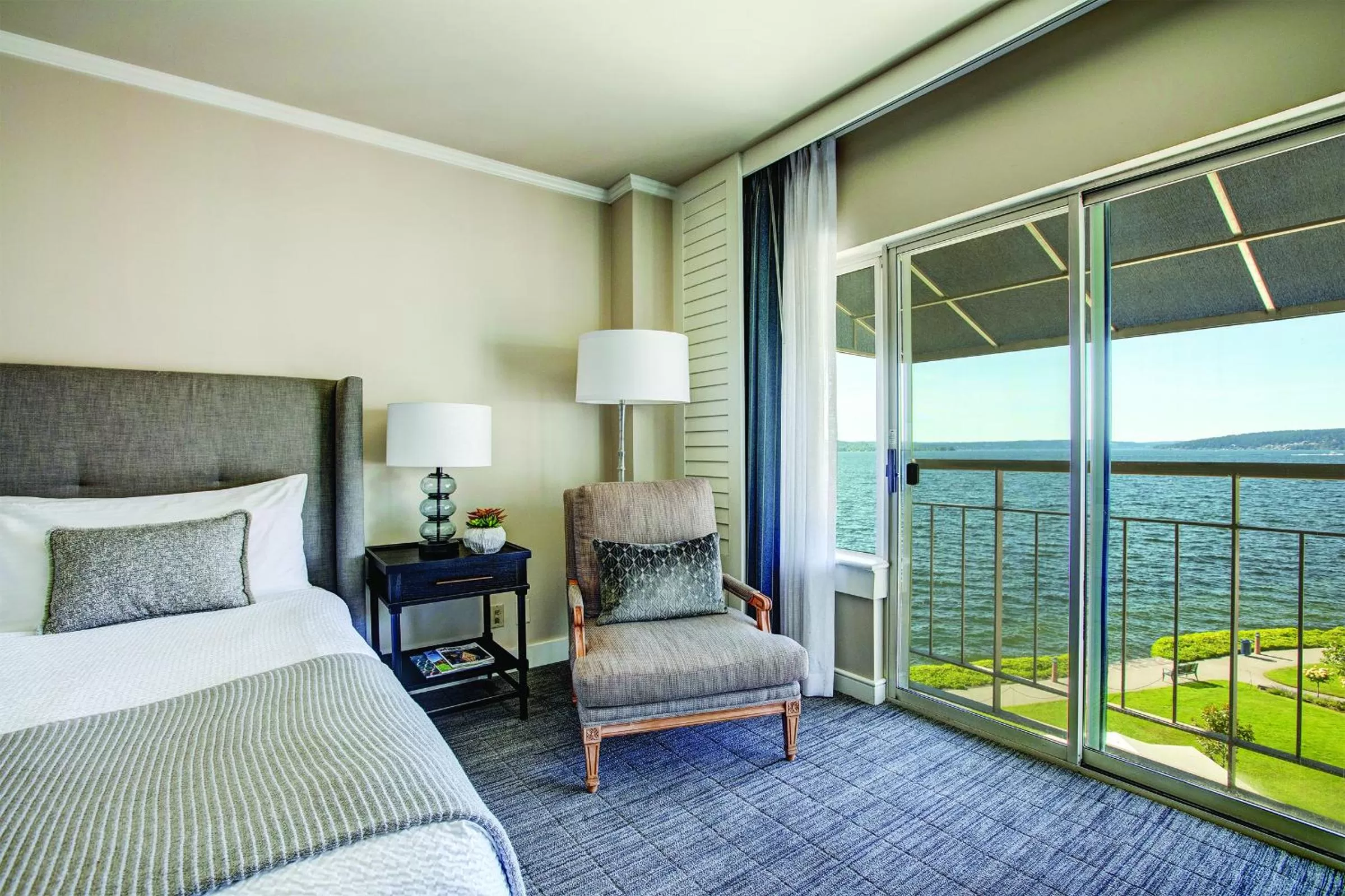 Bedroom, Bed in The Woodmark Hotel & Still Spa on Lake Washington