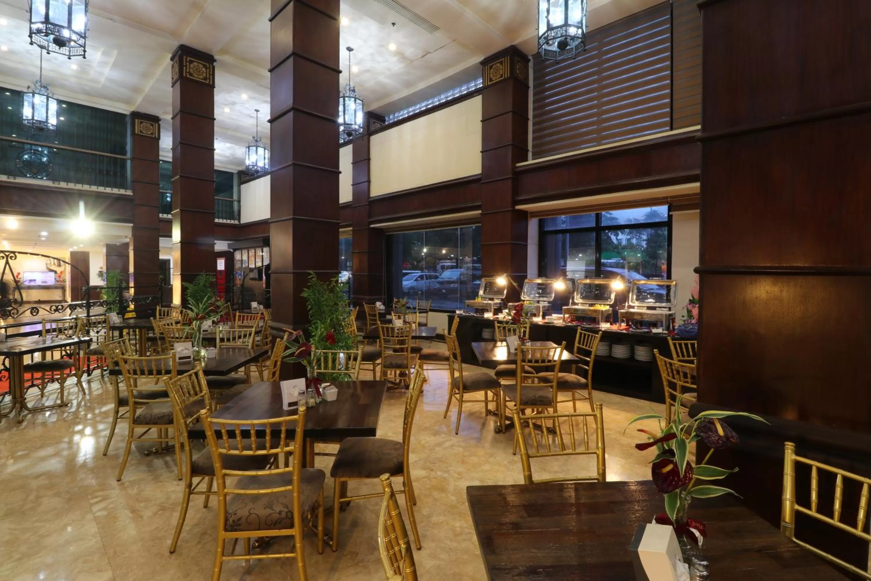 Restaurant/places to eat in Bayview Park Hotel Manila