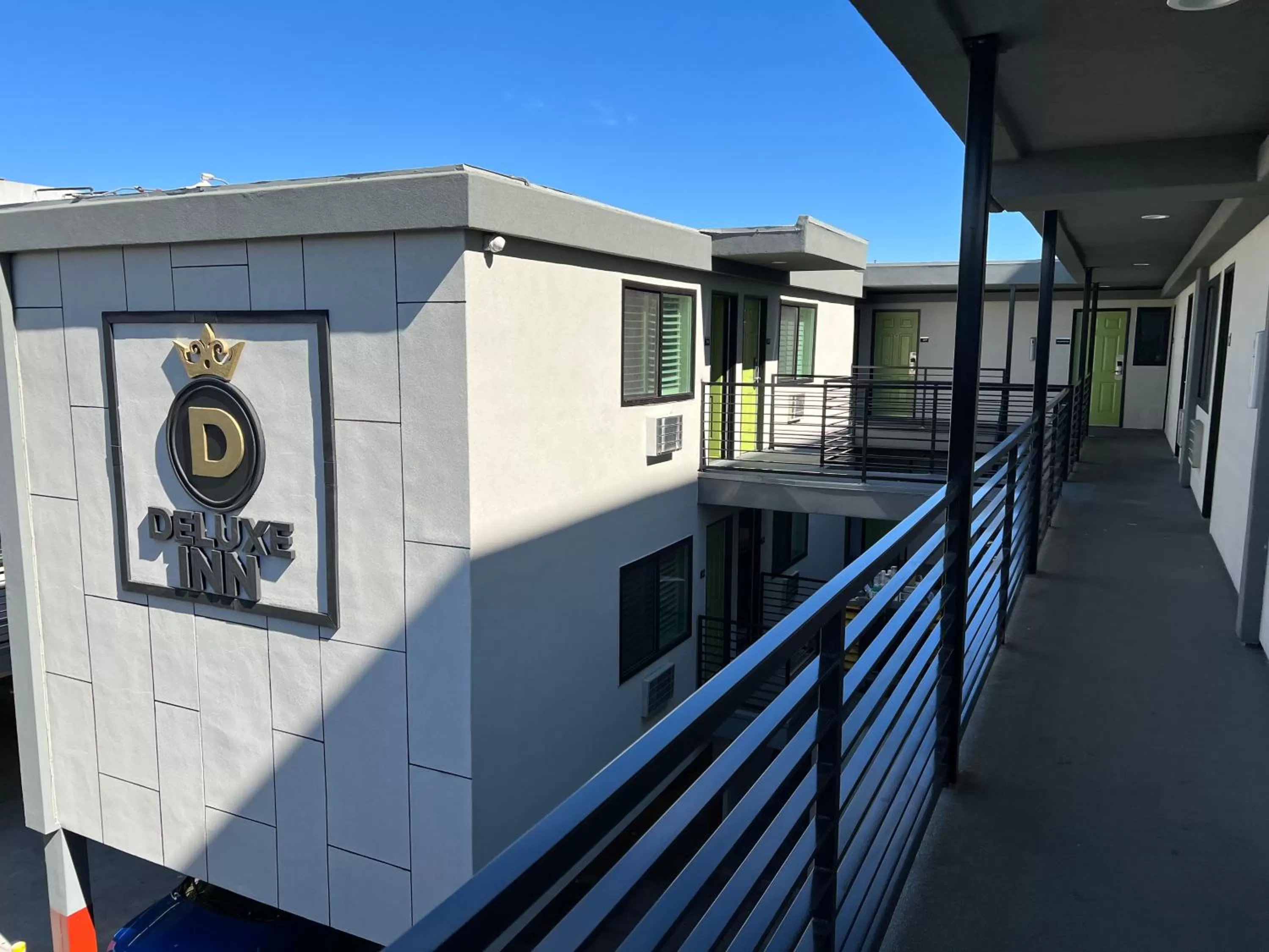 Property building in Deluxe Inn Hawthorne/ LAX