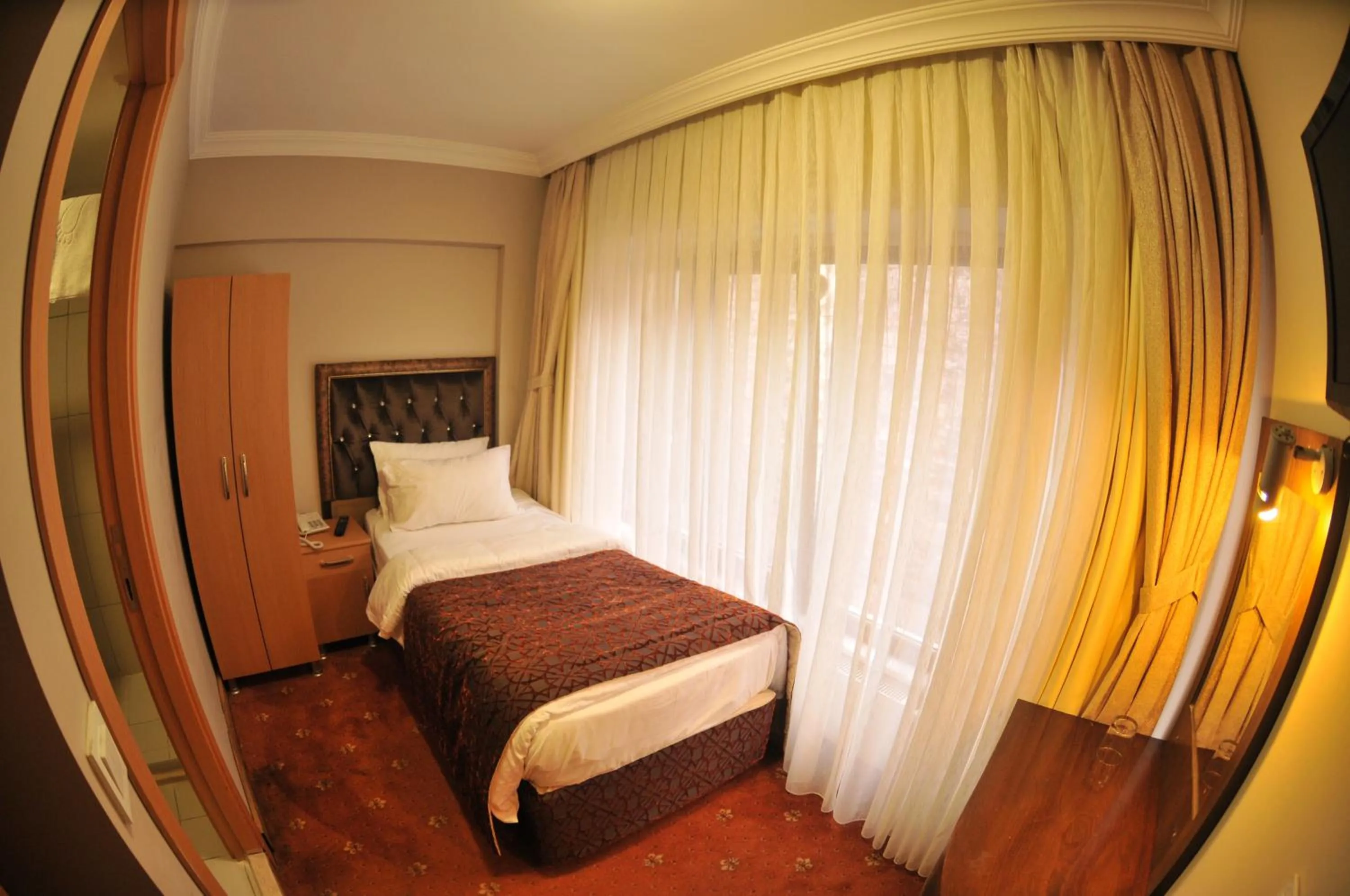 Photo of the whole room in Palace Point Hotel