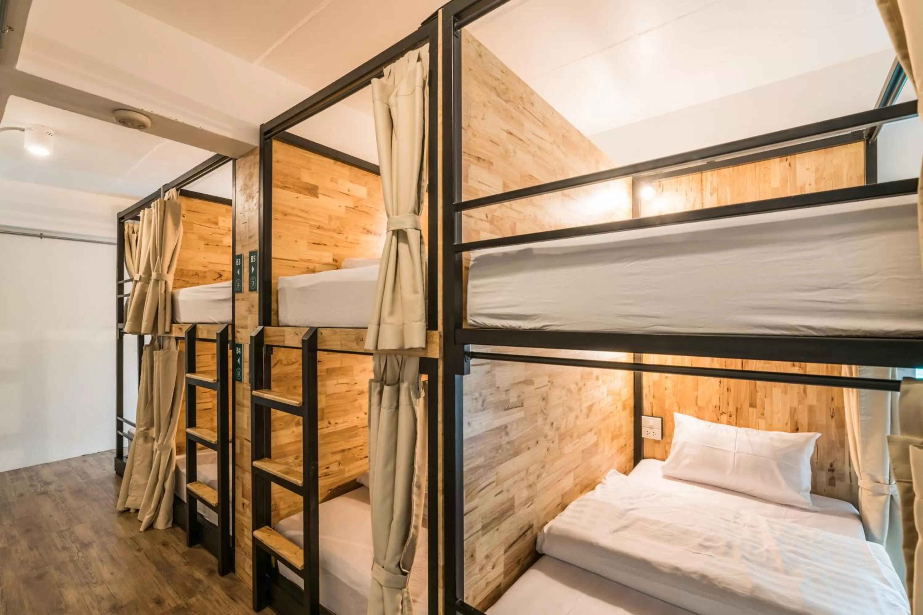 Bed in Your Space Hotel Prasingh