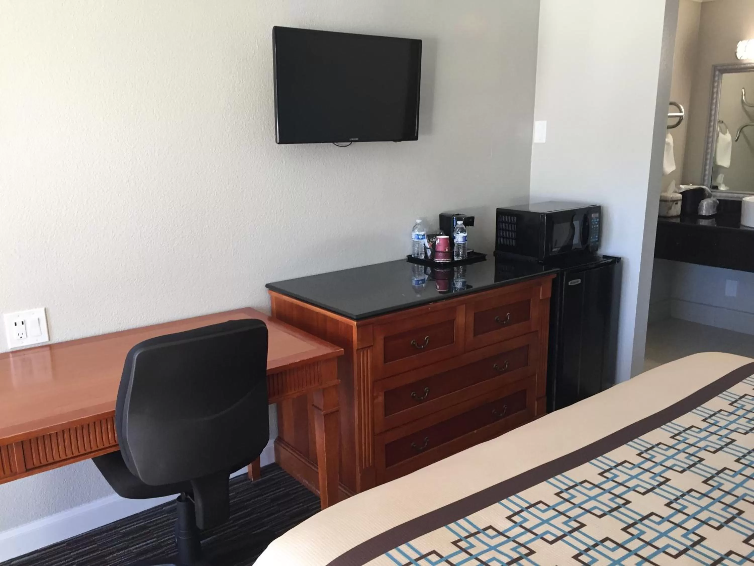 TV and multimedia in Continental Lodge