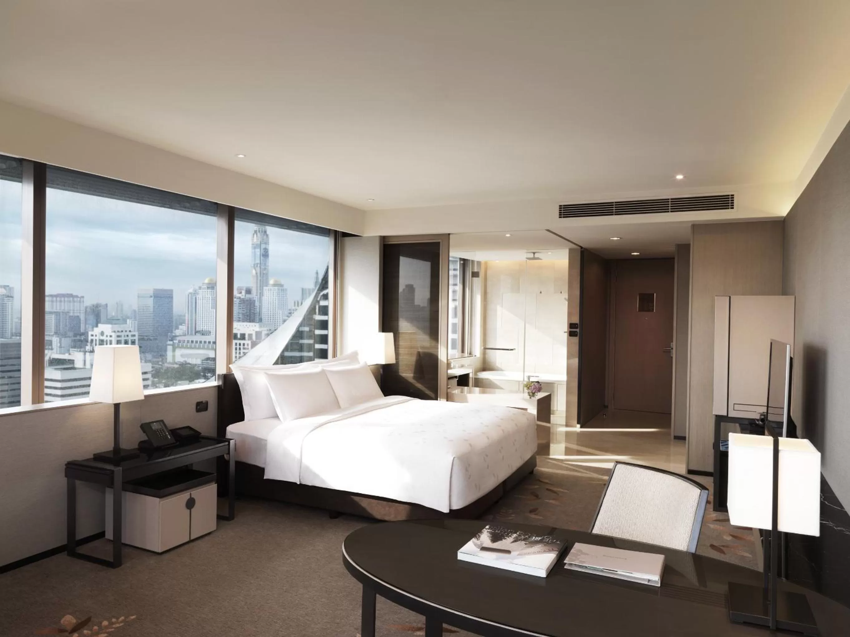 Shower, Bed in The Okura Prestige Bangkok