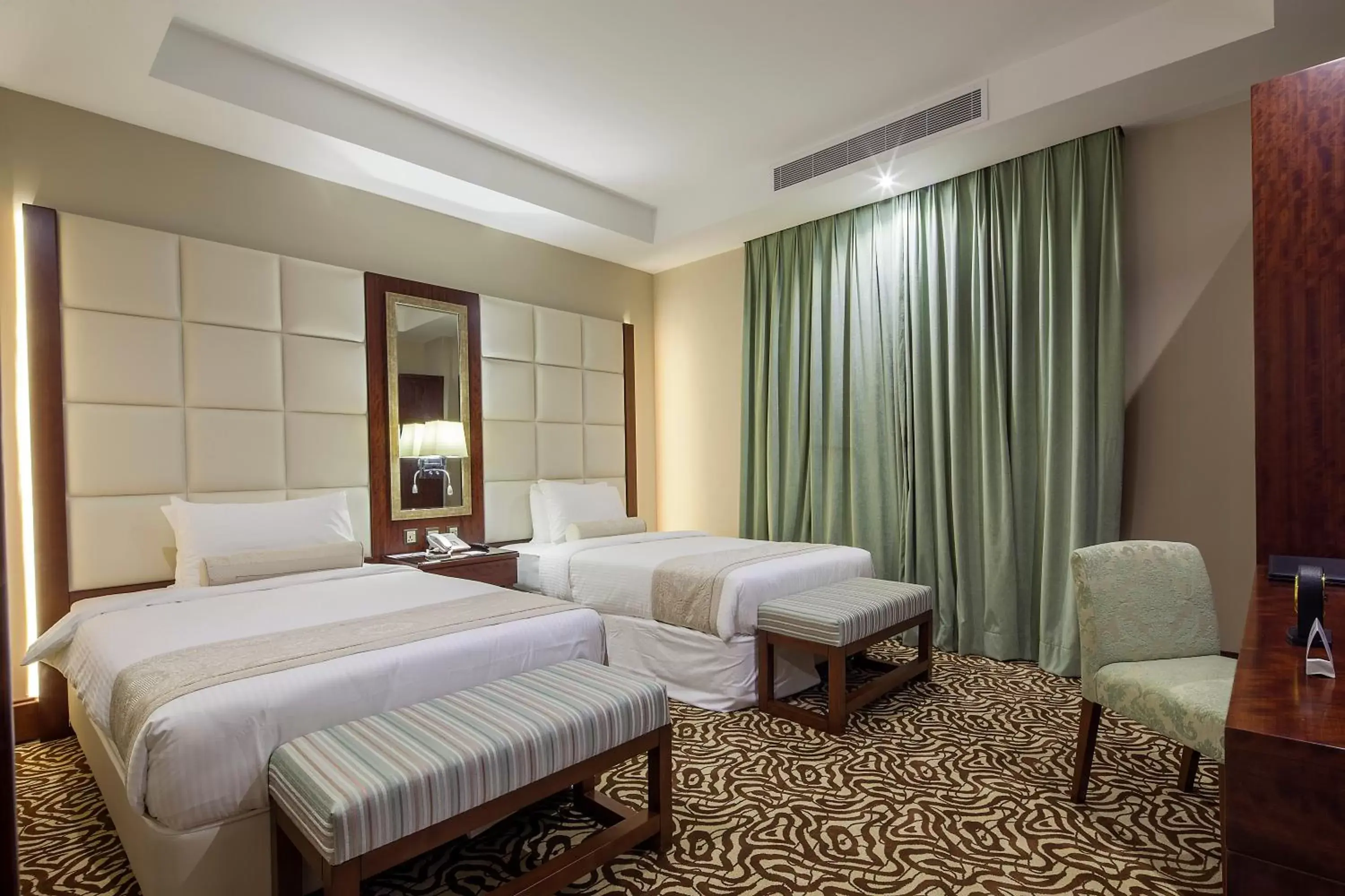 Family Suite in Western Lamar Hotel Family Suite in Western Lamar Hotel