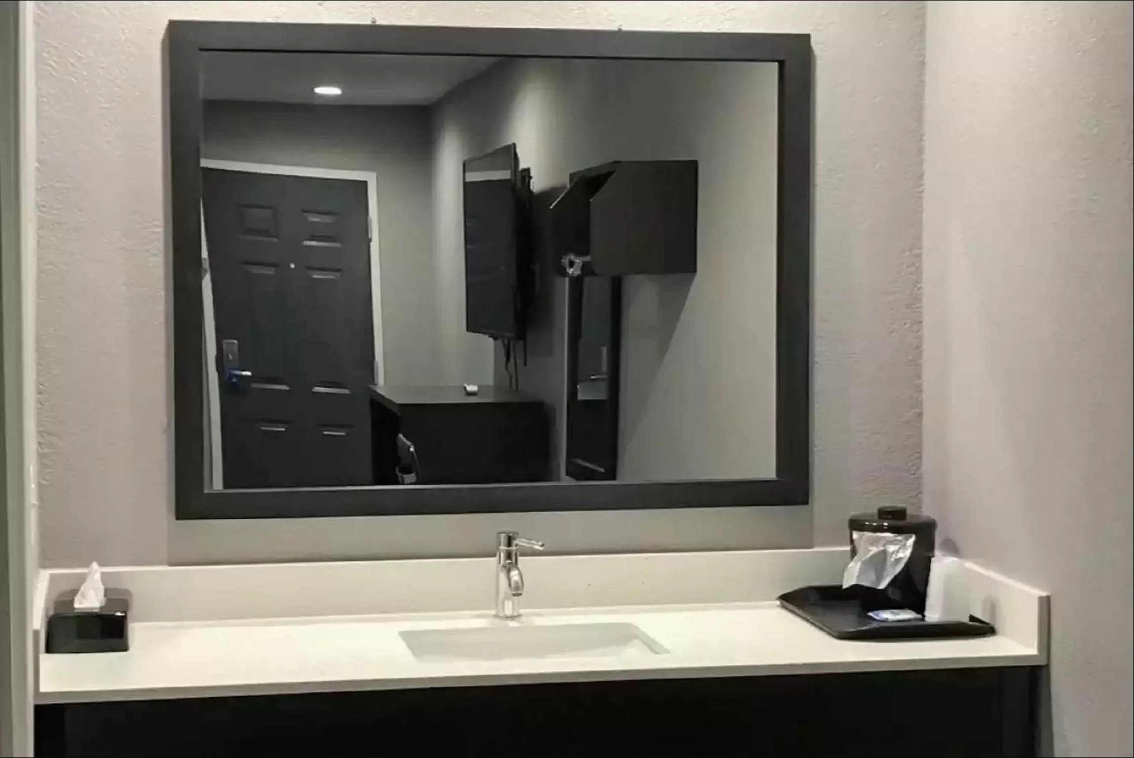 Bathroom in Rodeway Inn Calhoun South