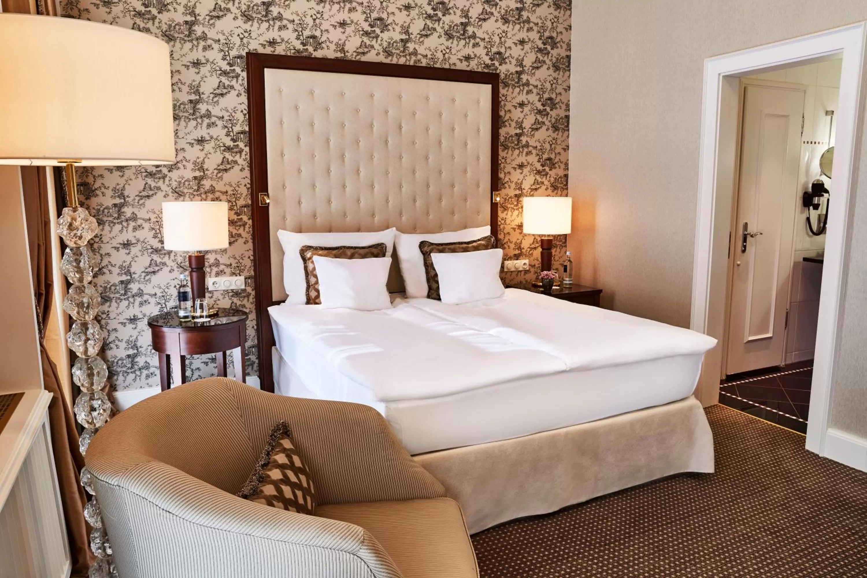 Superior Double Room in Steigenberger Icon Parkhotel Düsseldorf