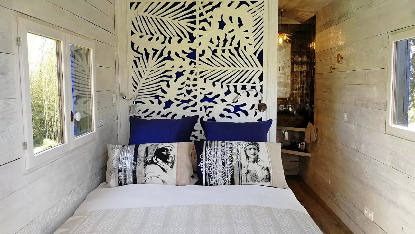 Bedroom in Sous les Platanes B&B