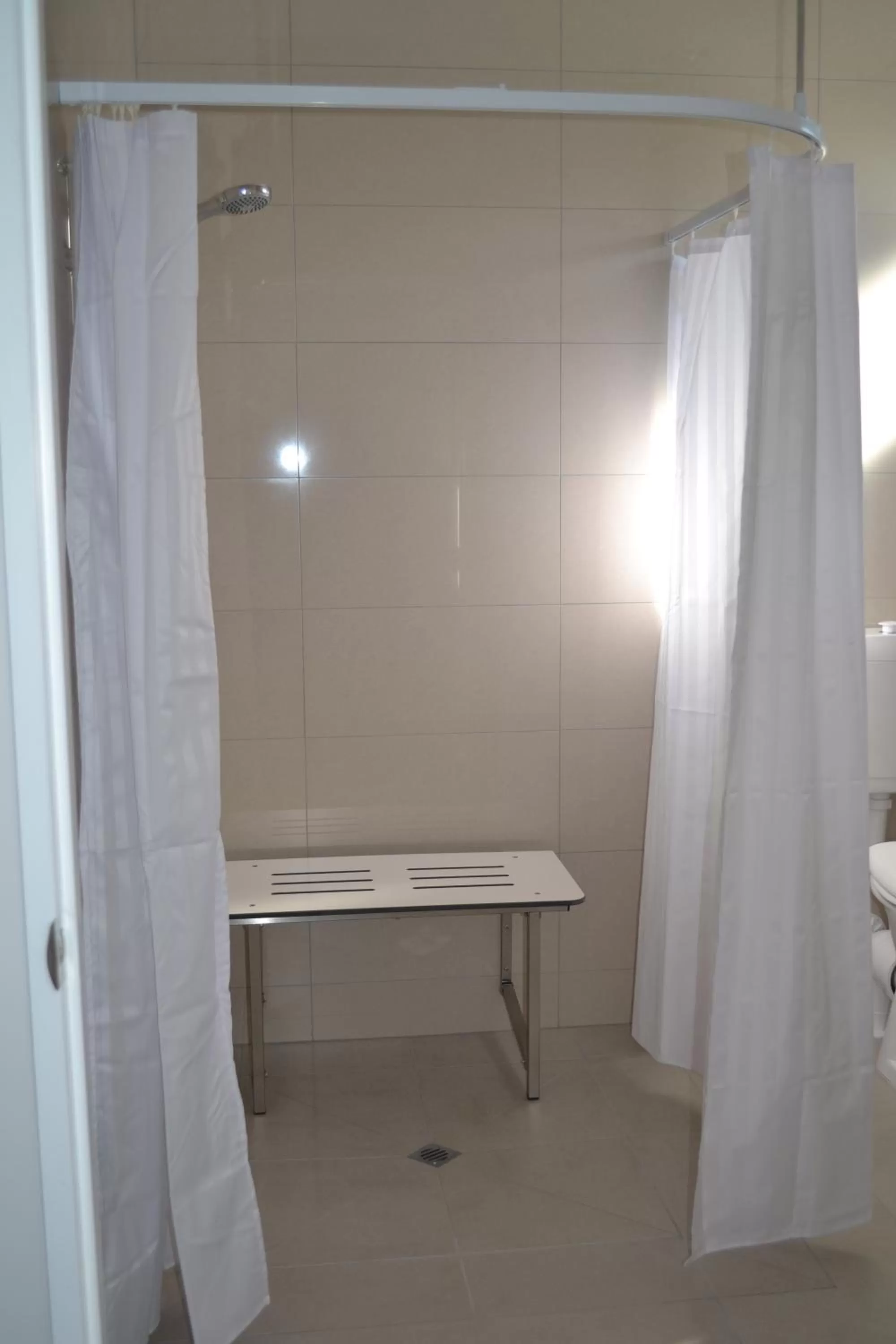 Shower in 319 Addington Motel