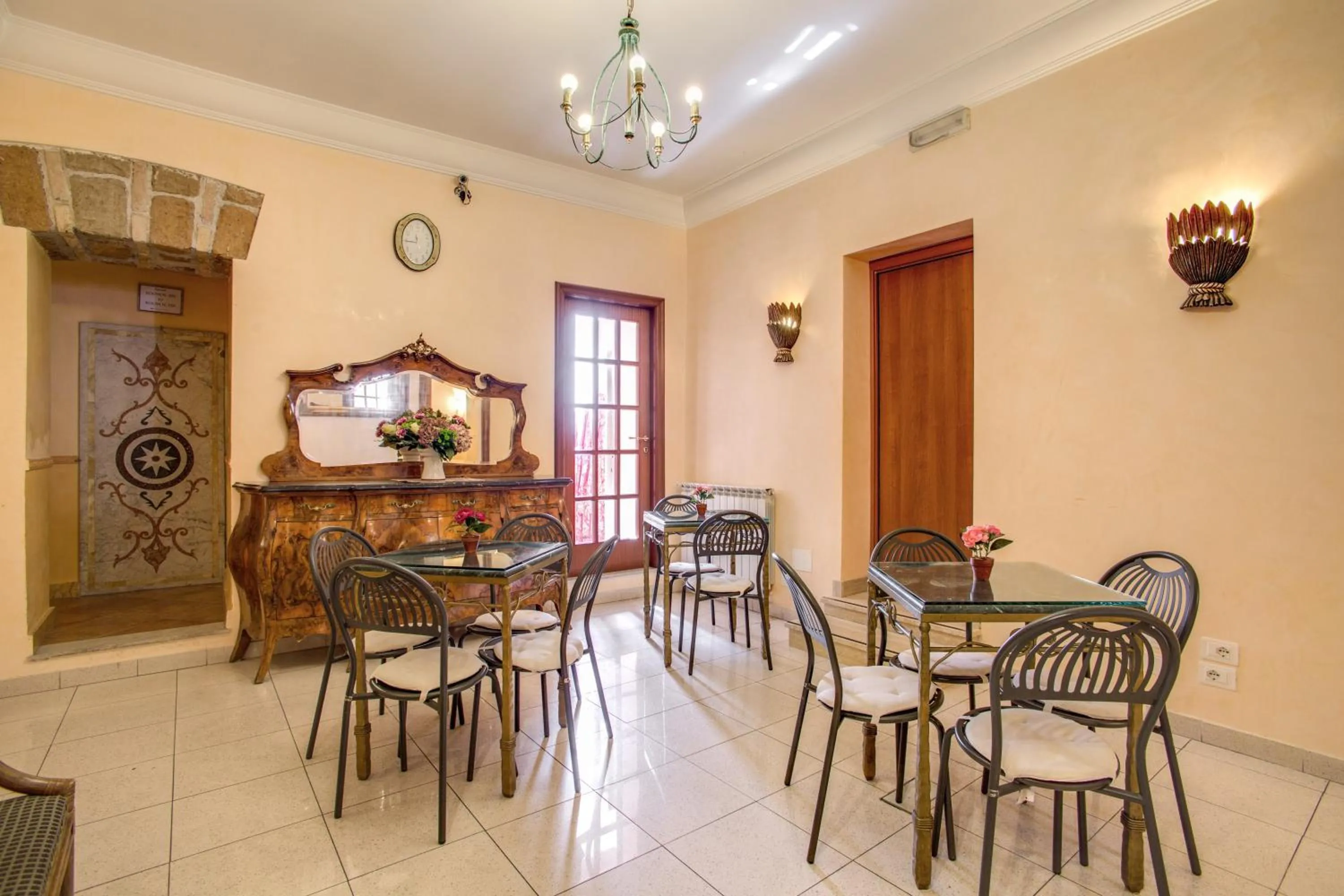 Lounge or bar in Hotel Caravaggio