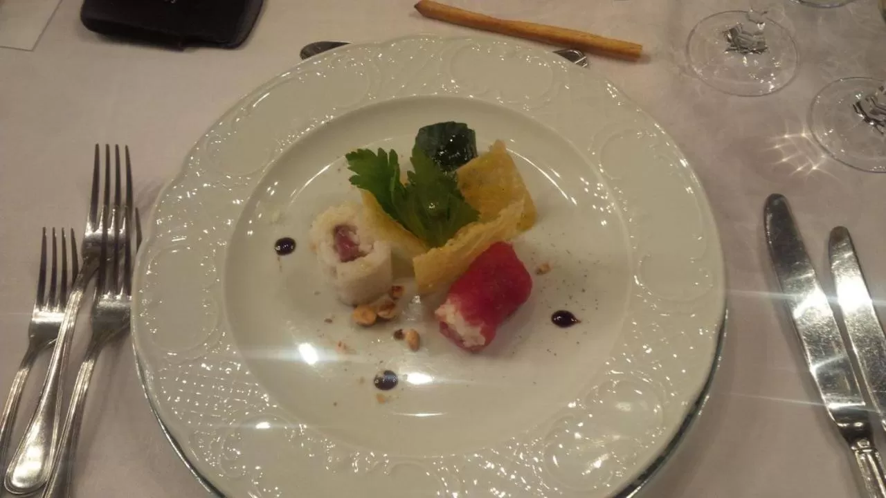 Restaurant/places to eat in Castello Di Pavone