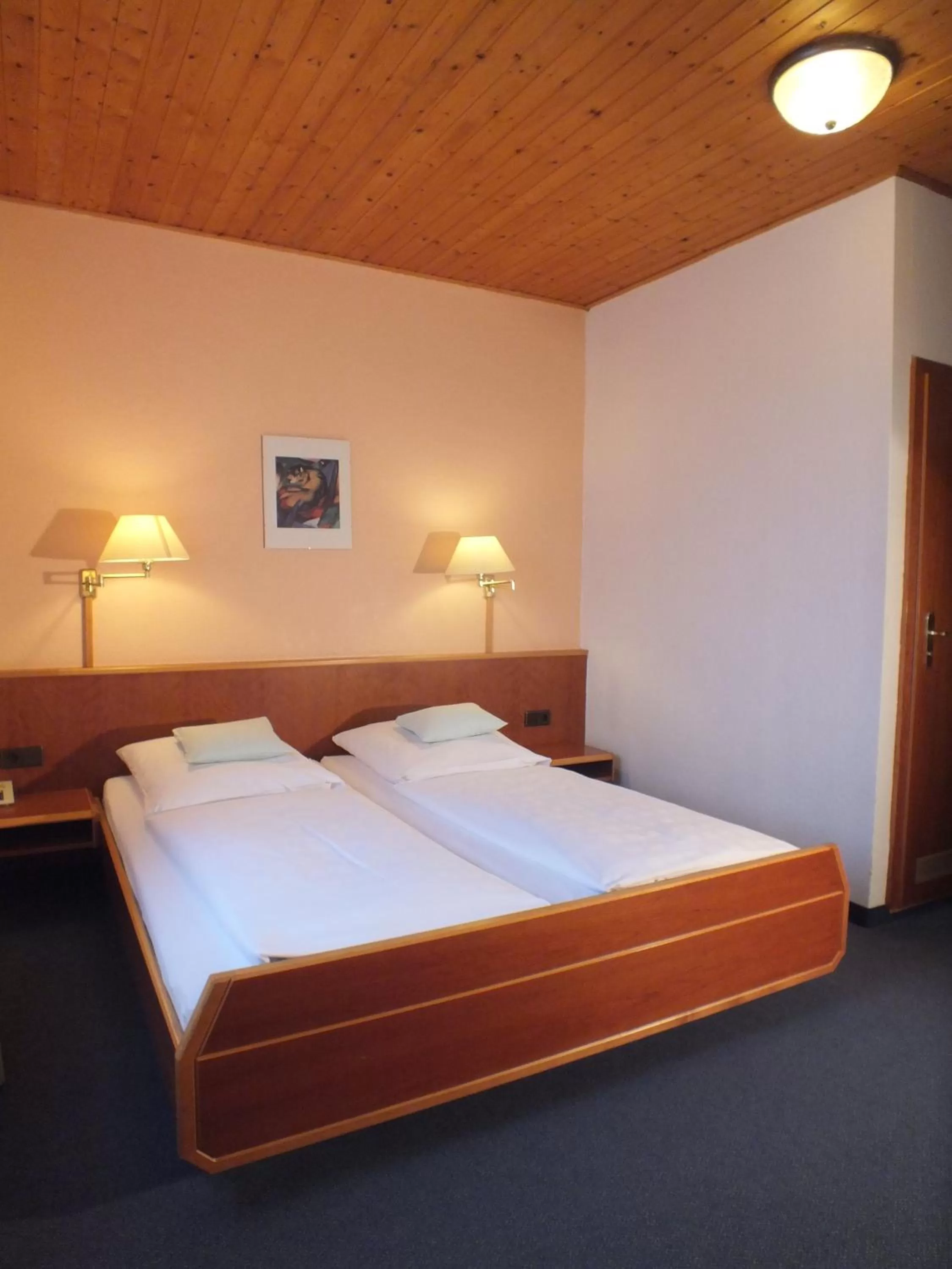 Photo of the whole room, Bed in Hotel Stadt Pasing