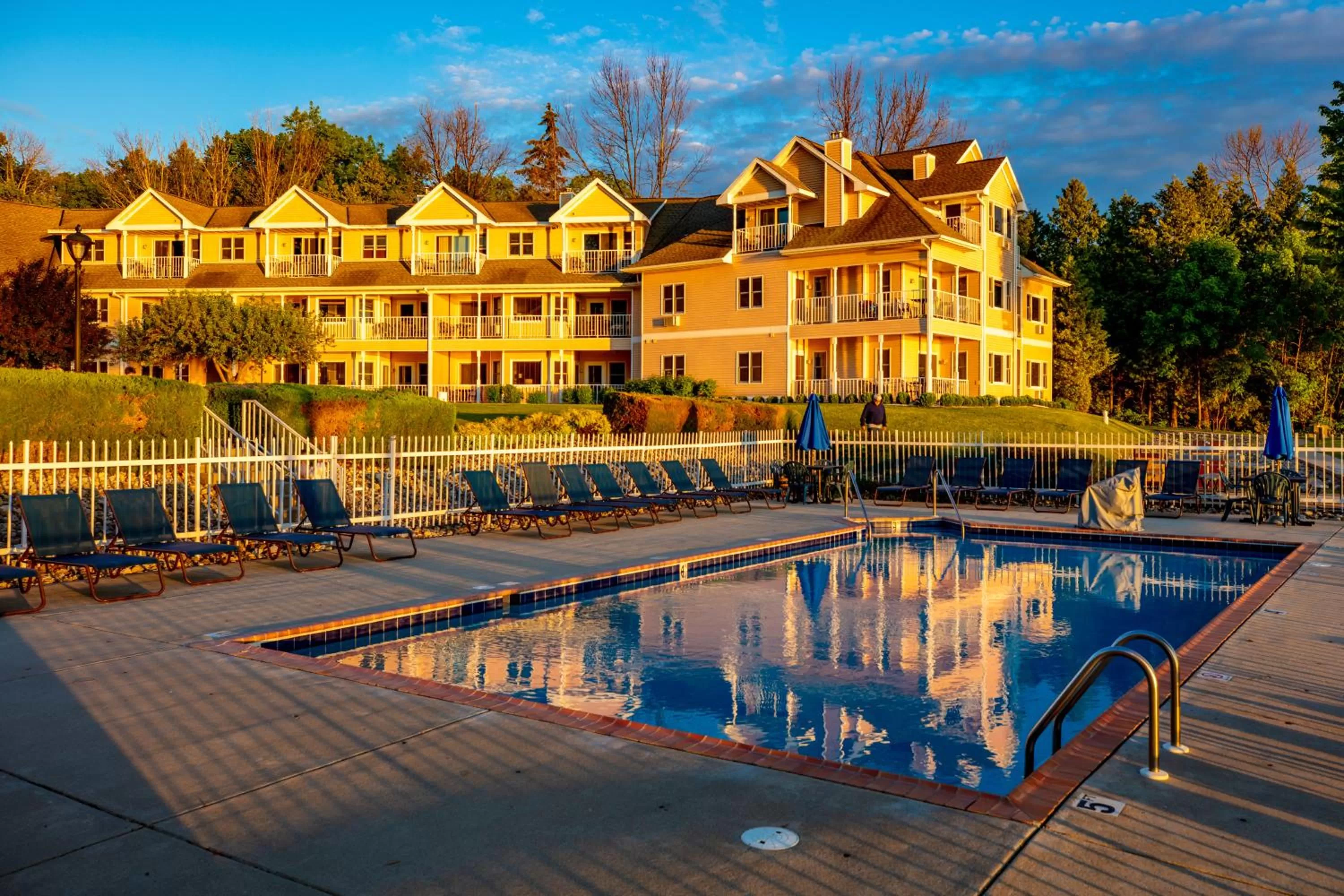 Swimming pool in Westwood Shores Waterfront Resort