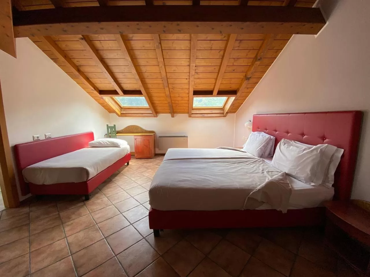 Photo of the whole room, Bed in Hotel Lenno