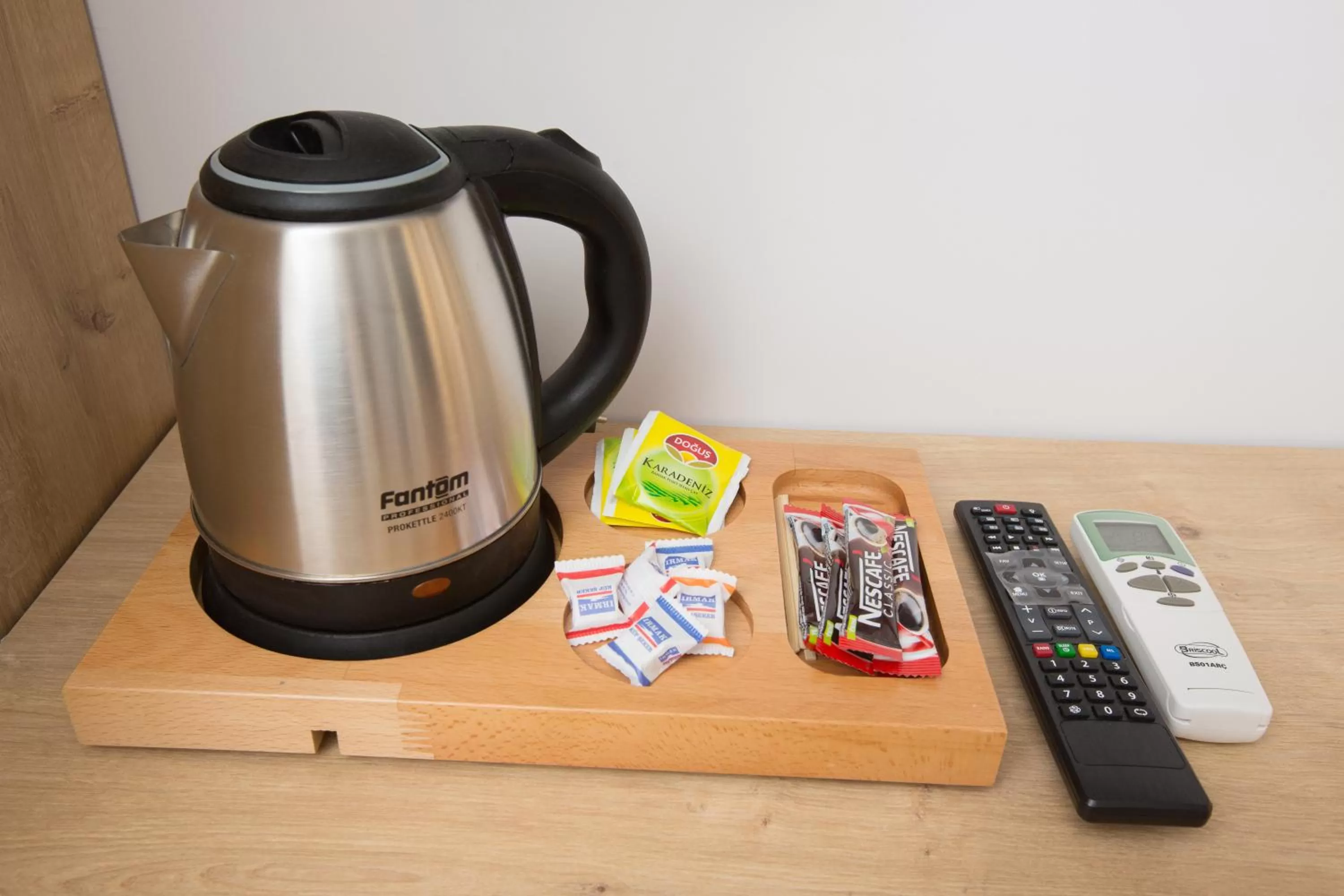Coffee/tea facilities in Golden Street Hotel