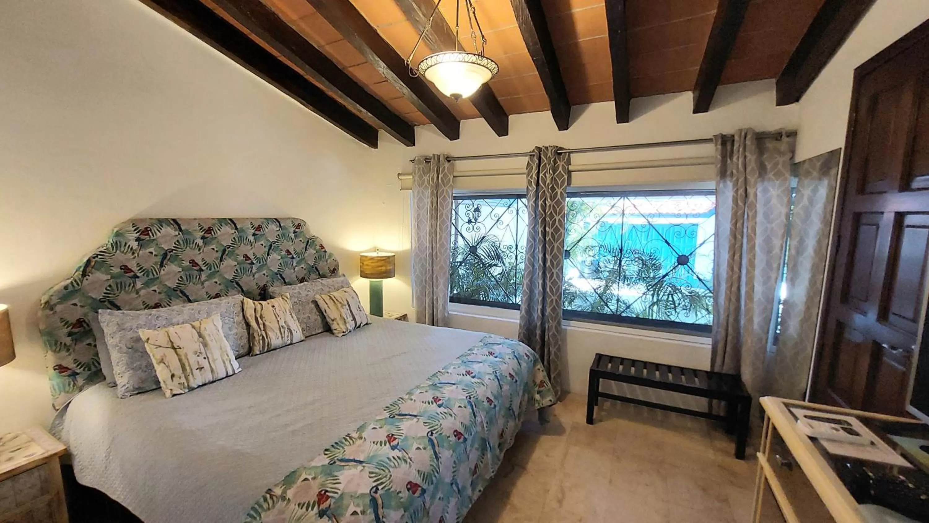 Photo of the whole room, Bed in La Villa du Golf à Cancun Hotel Boutique