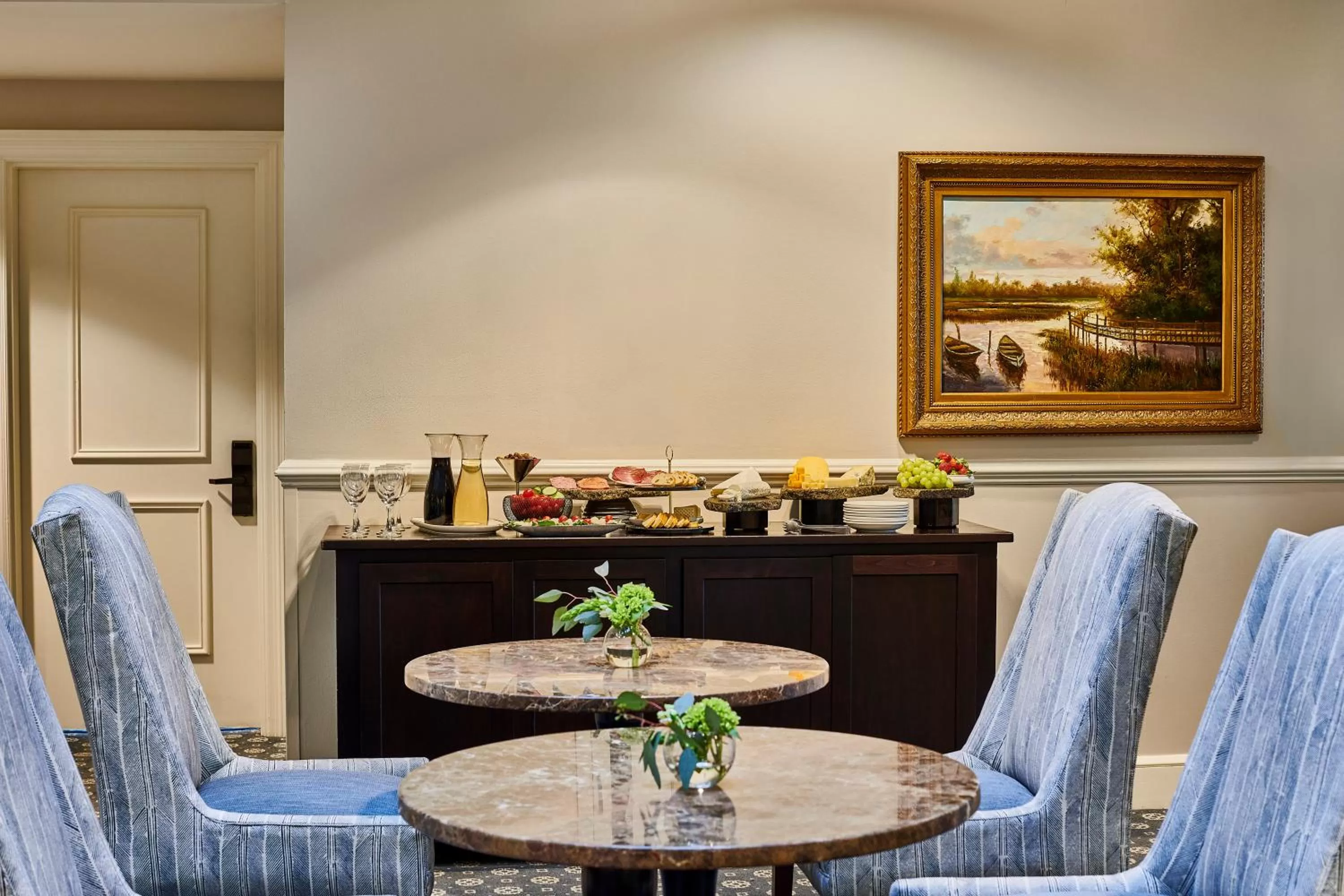 Food and drinks in Harbourview Inn