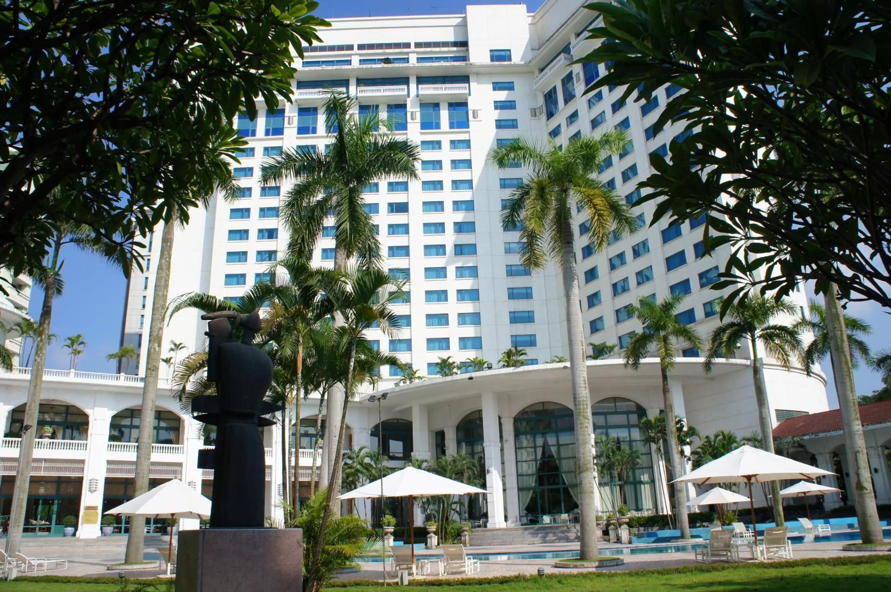Facade/entrance in Hanoi Daewoo Hotel