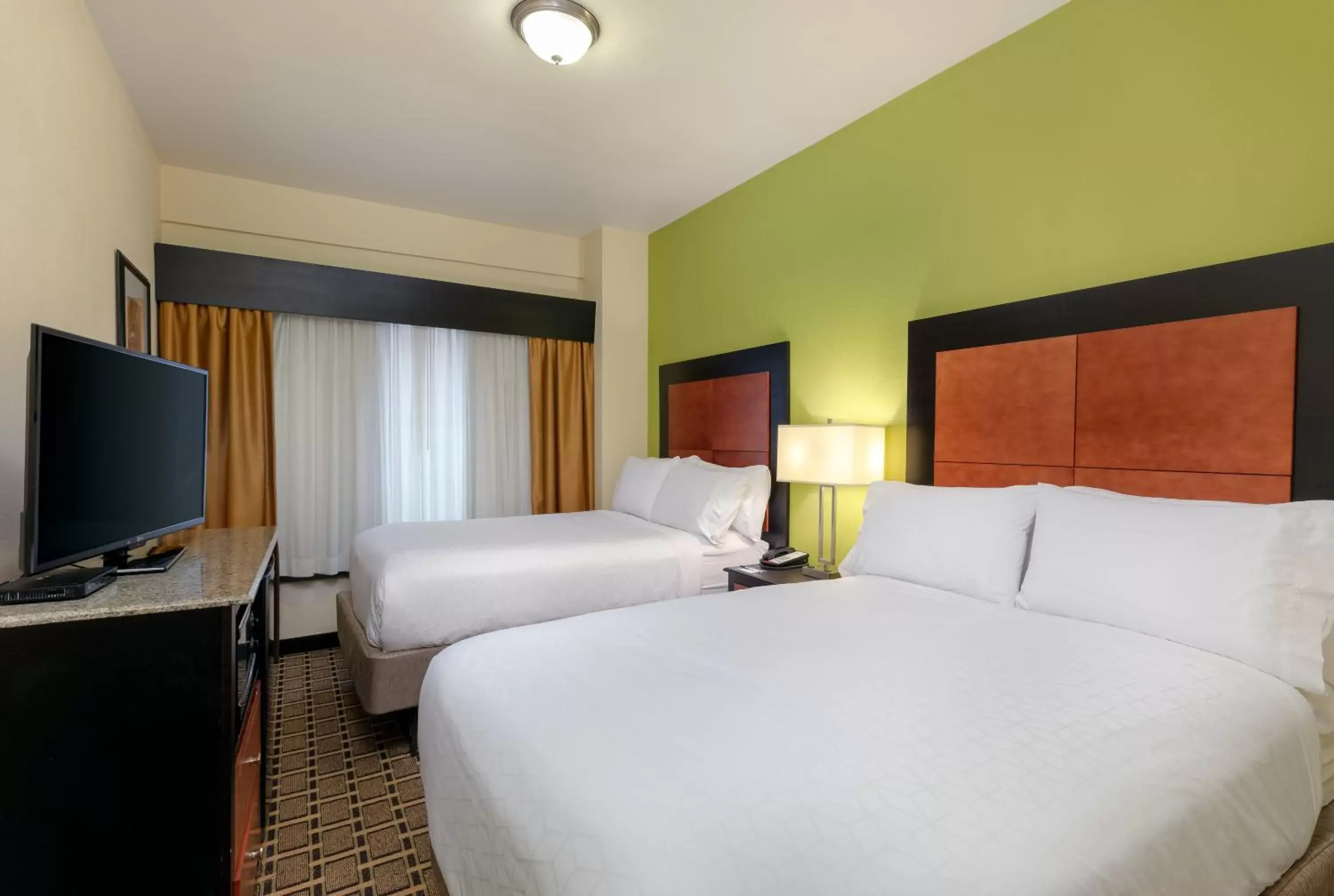 Double Room with Two Double Beds - Non-Smoking in Holiday Inn Express & Suites - Atlanta Downtown, an IHG Hotel Double Room with Two Double Beds - Non-Smoking in Holiday Inn Express & Suites - Atlanta Downtown, an IHG Hotel
