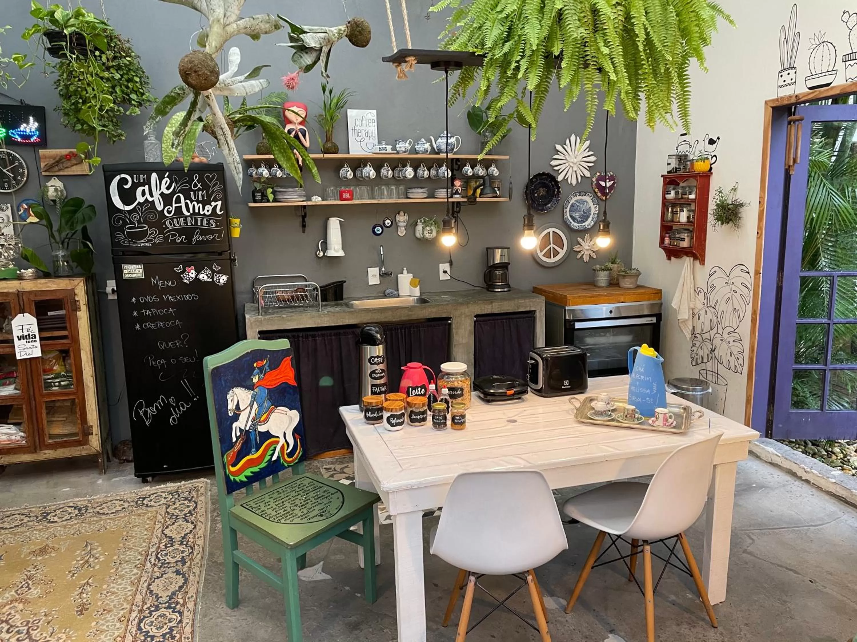 Communal kitchen in Pousada Santarina