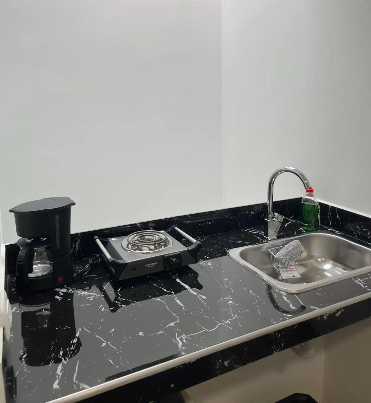 Kitchen or kitchenette, Bathroom in Hotel boutique bussines center