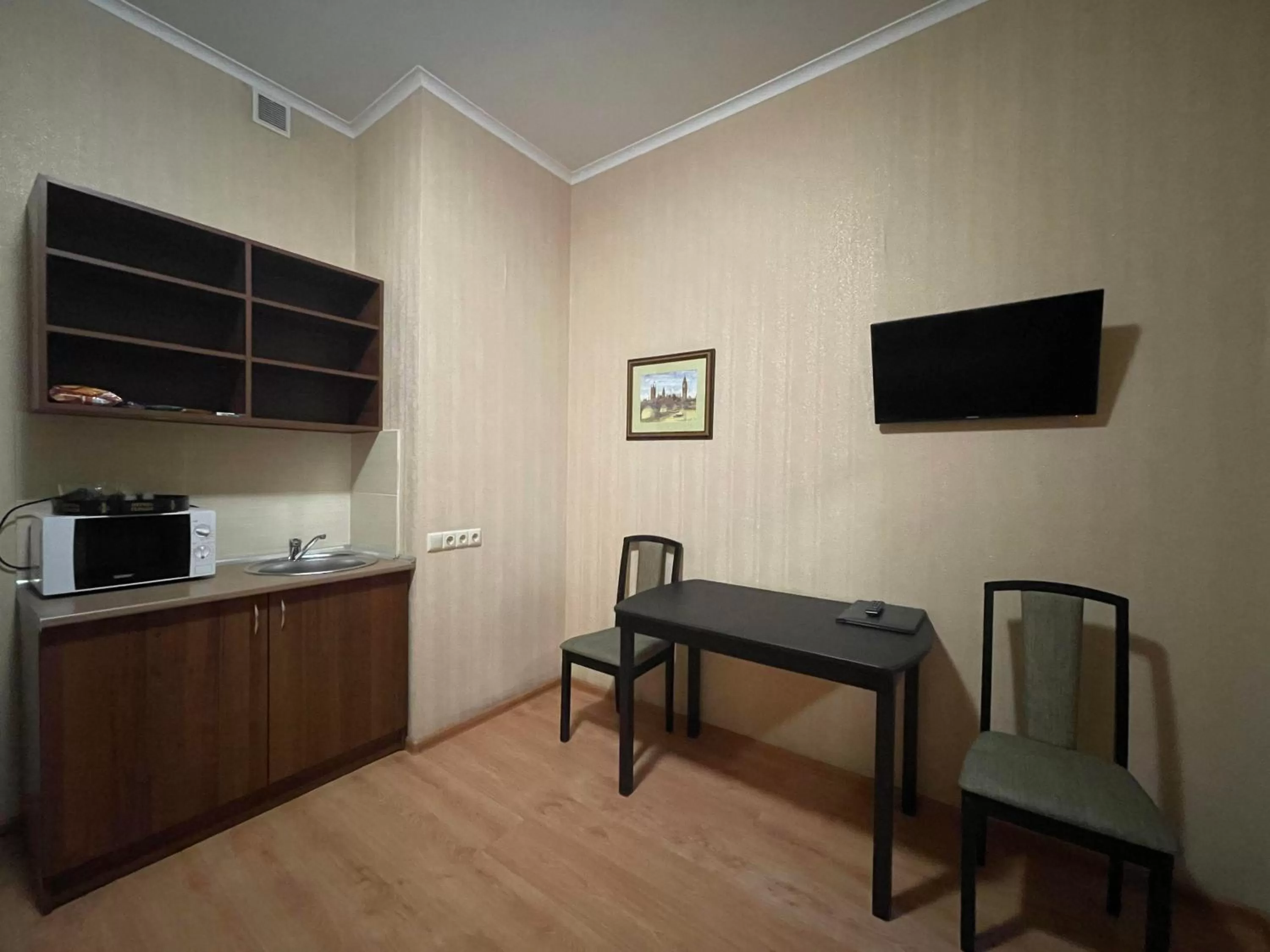 Kitchen/Kitchenette in irisHotels