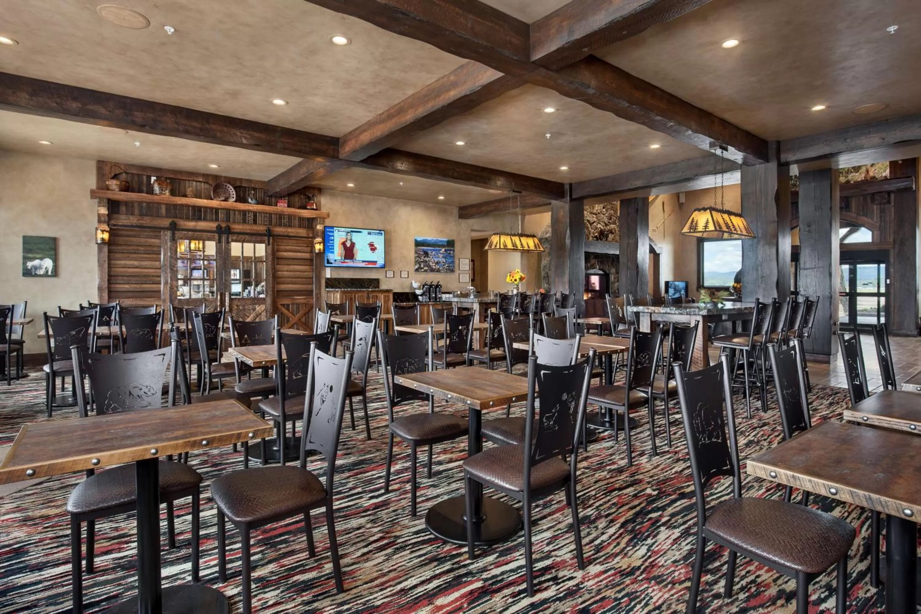 Restaurant/places to eat in Glacier International Lodge