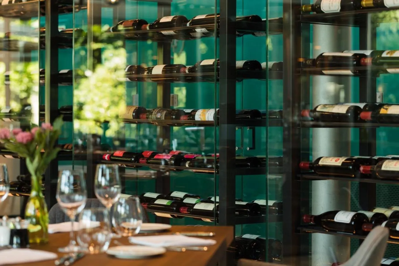 Restaurant/places to eat in Engimatt City & Garden Hotel