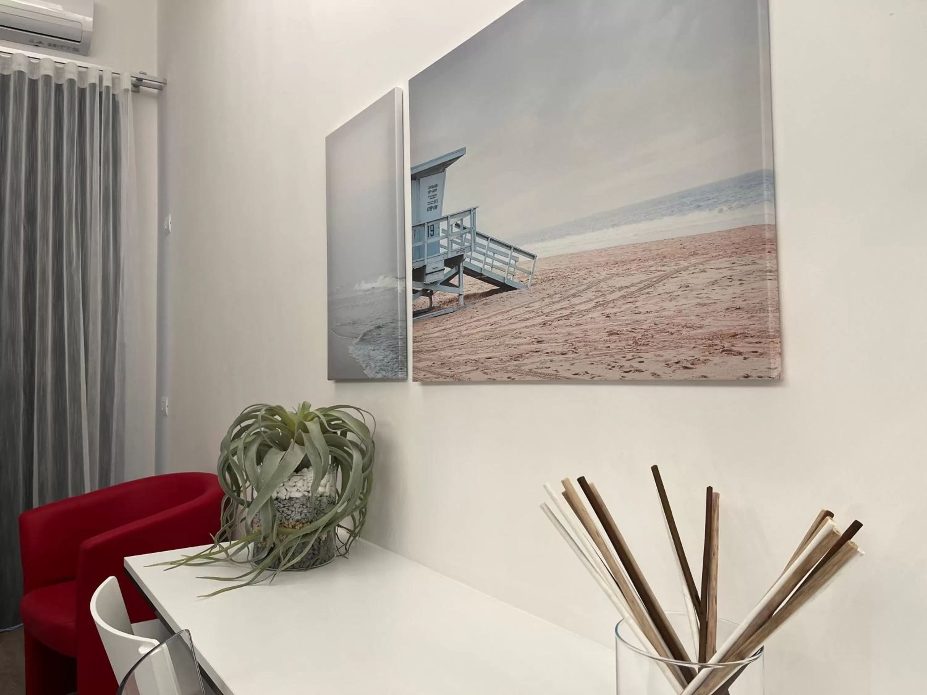 TV/Entertainment Center in La Casba