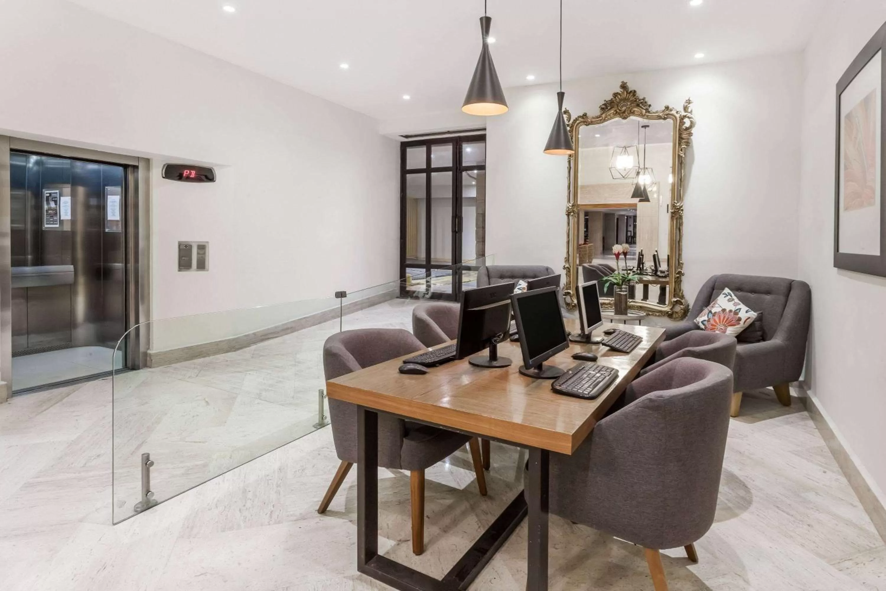 Business facilities in Ramada Plaza by Wyndham Leon