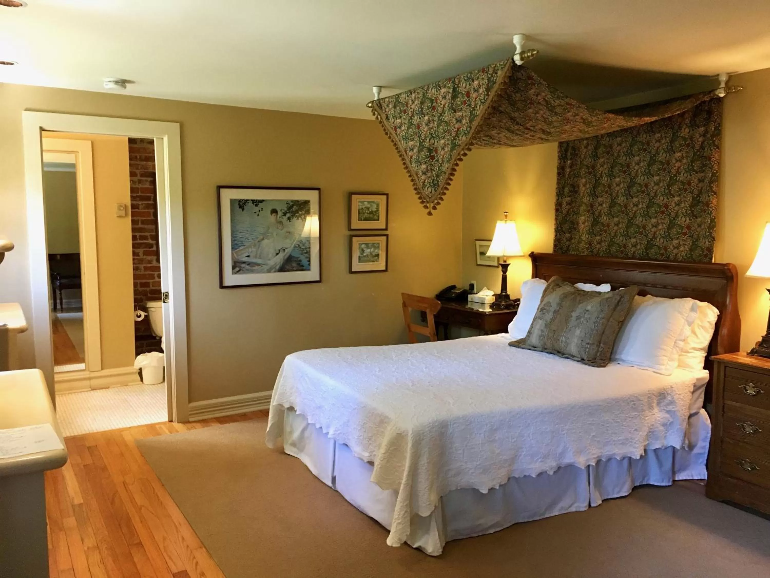 Aberdeen Chamber in Prior Castle Inn