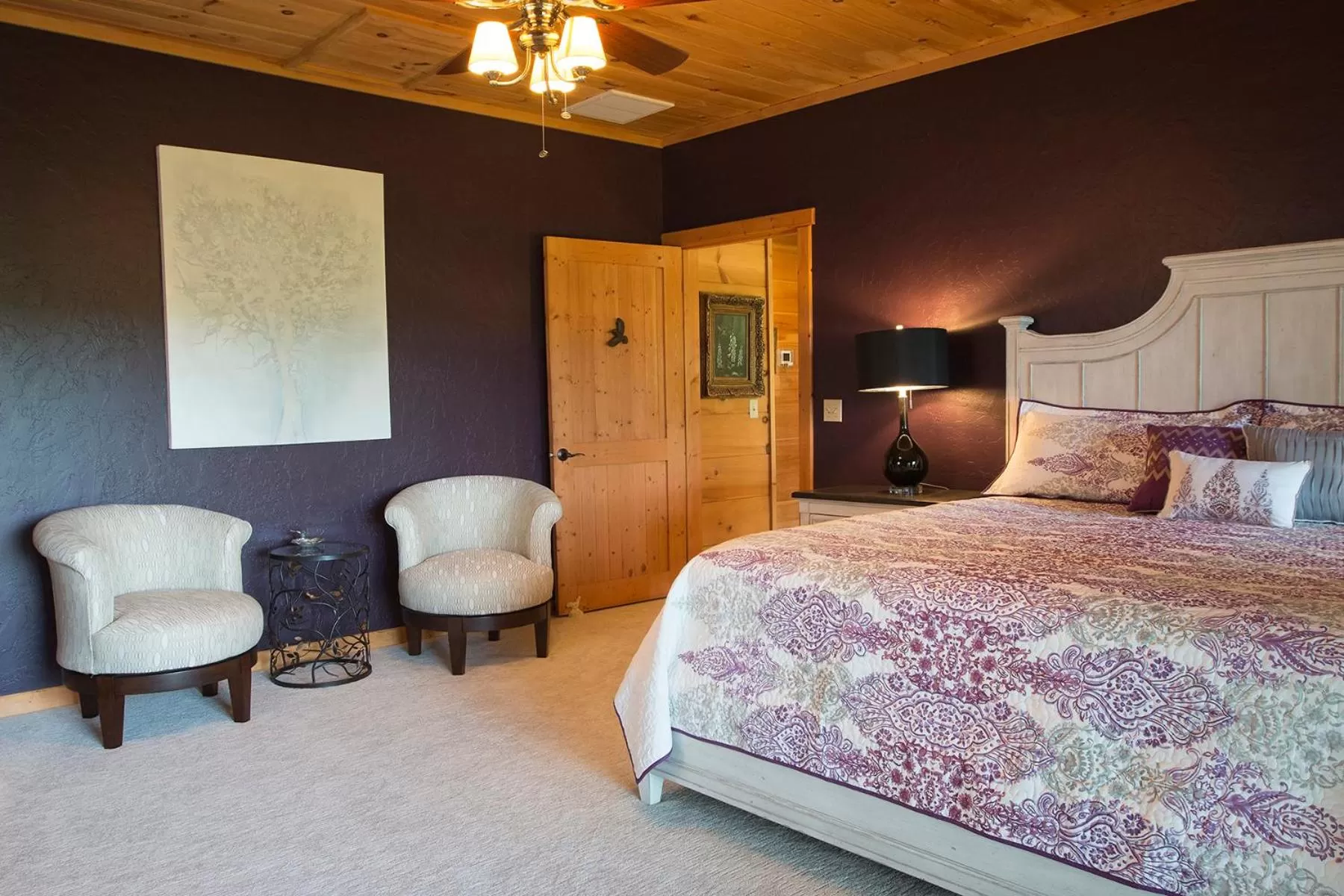 Bedroom, Bed in Lazy Bear Lodge