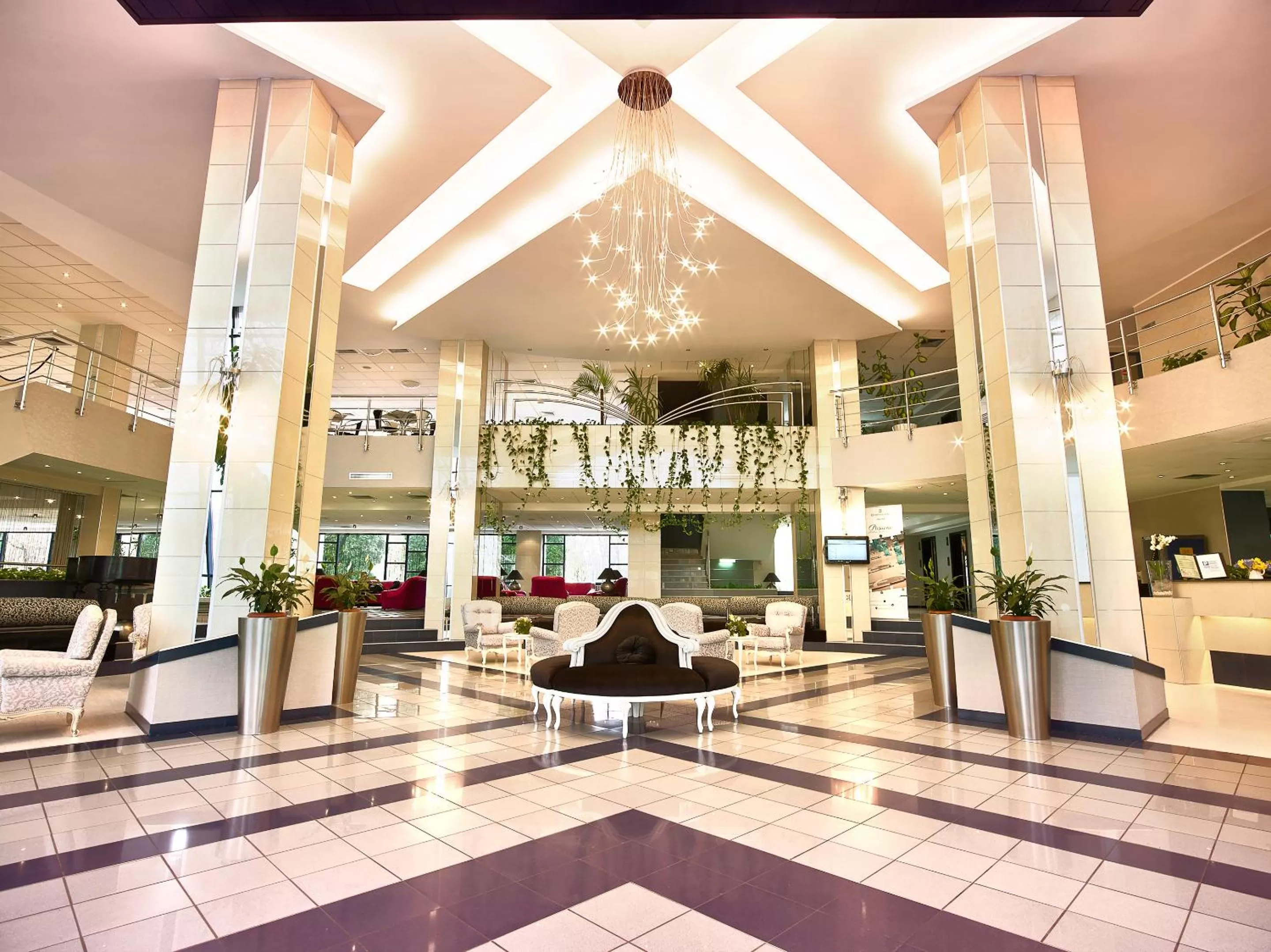 Lobby or reception in Continental Forum Oradea