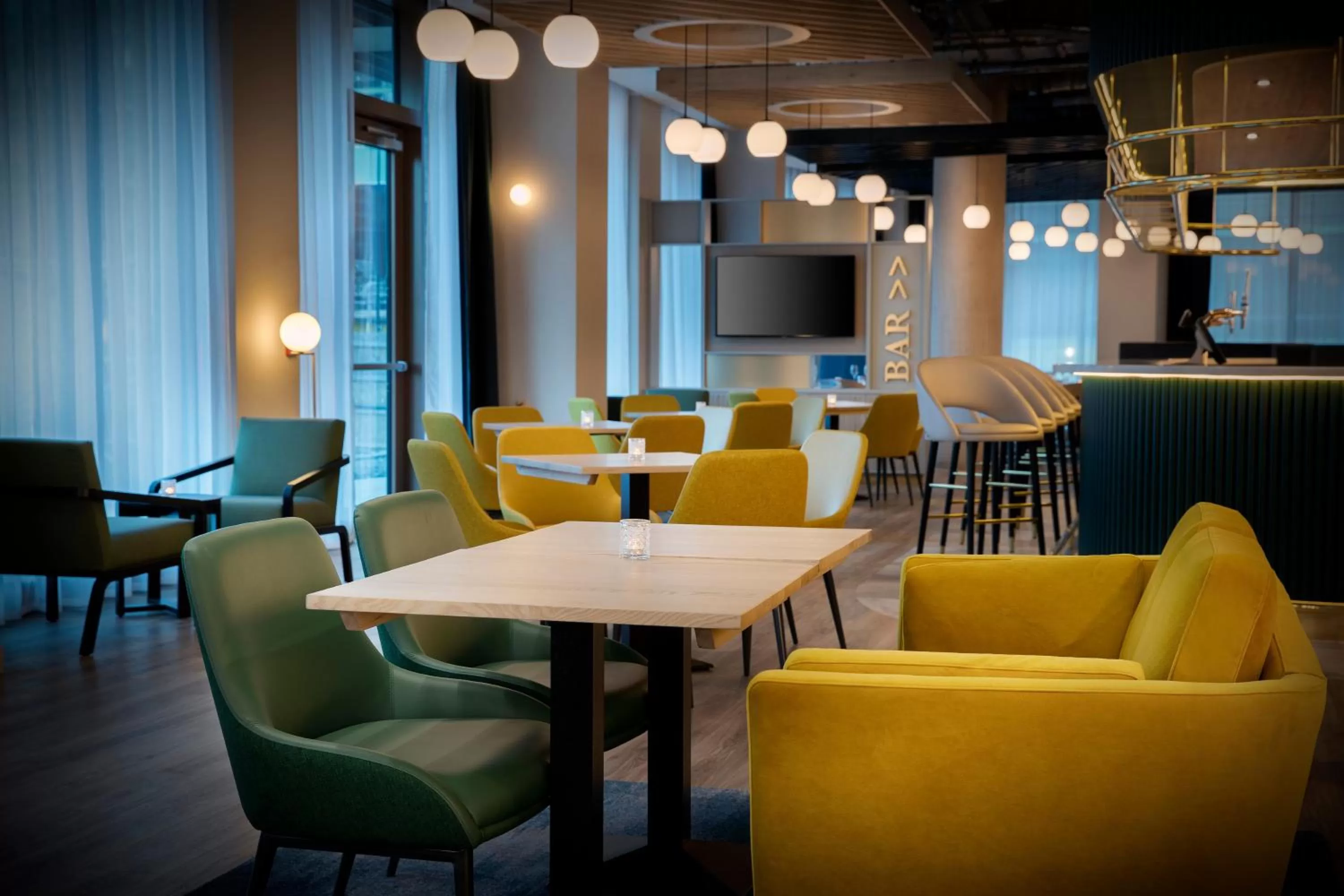 Lounge or bar in Leonardo Hotel Bristol City