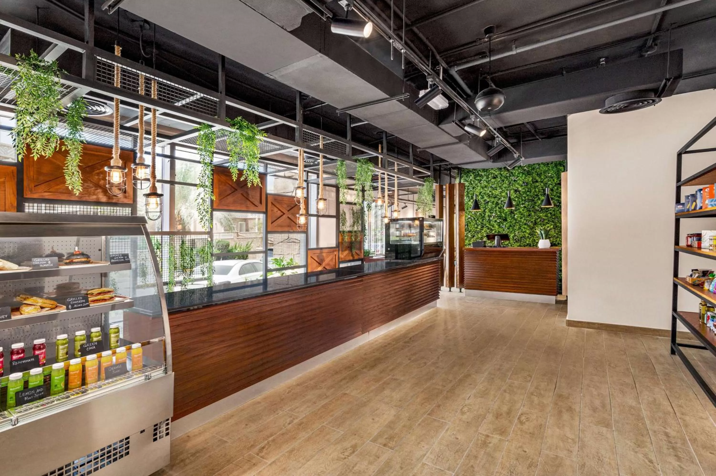 Restaurant/places to eat in Wyndham Residences The Palm