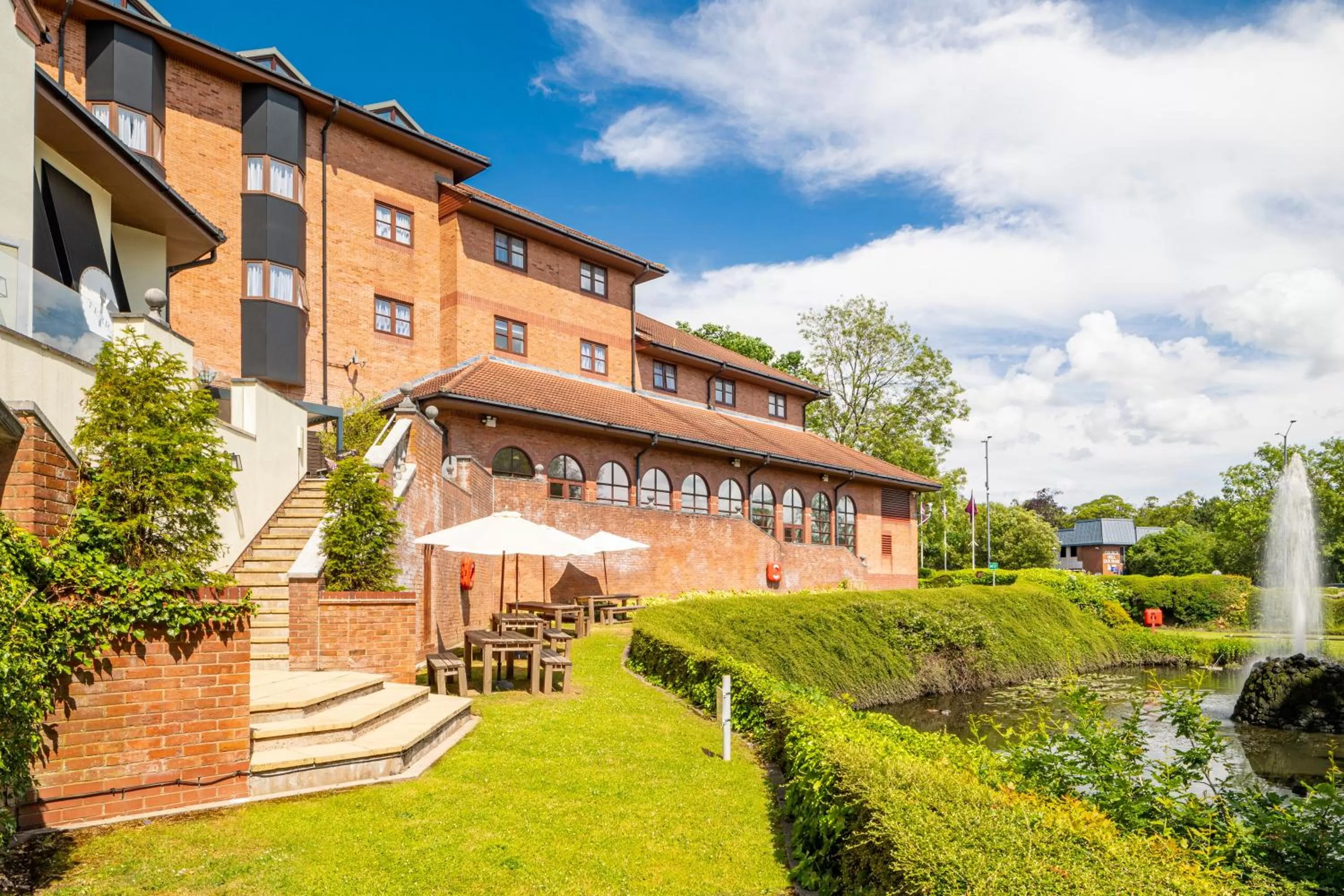 Restaurant/places to eat in Crowne Plaza Solihull by IHG