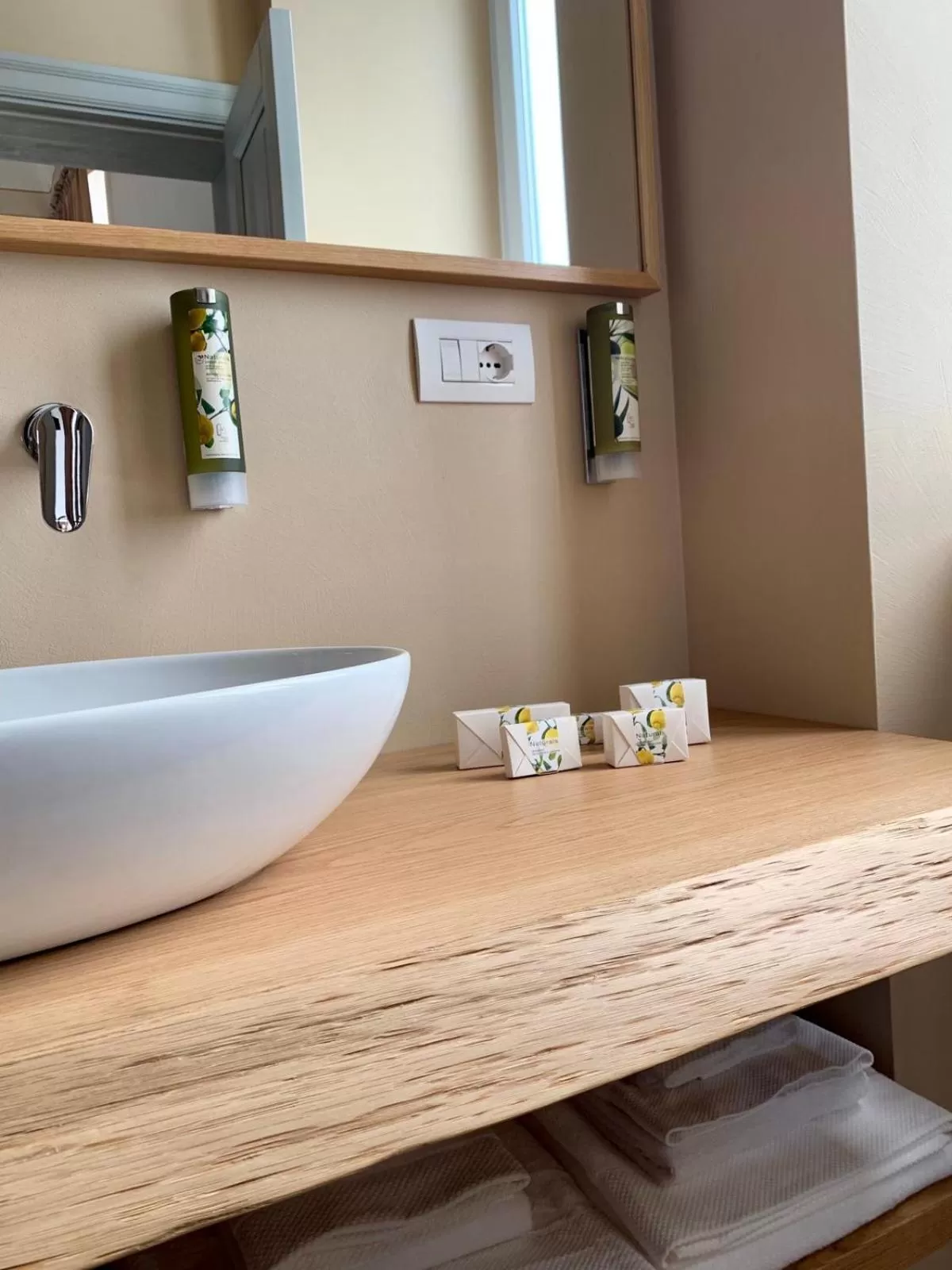 Shower in Borgo Cozzana