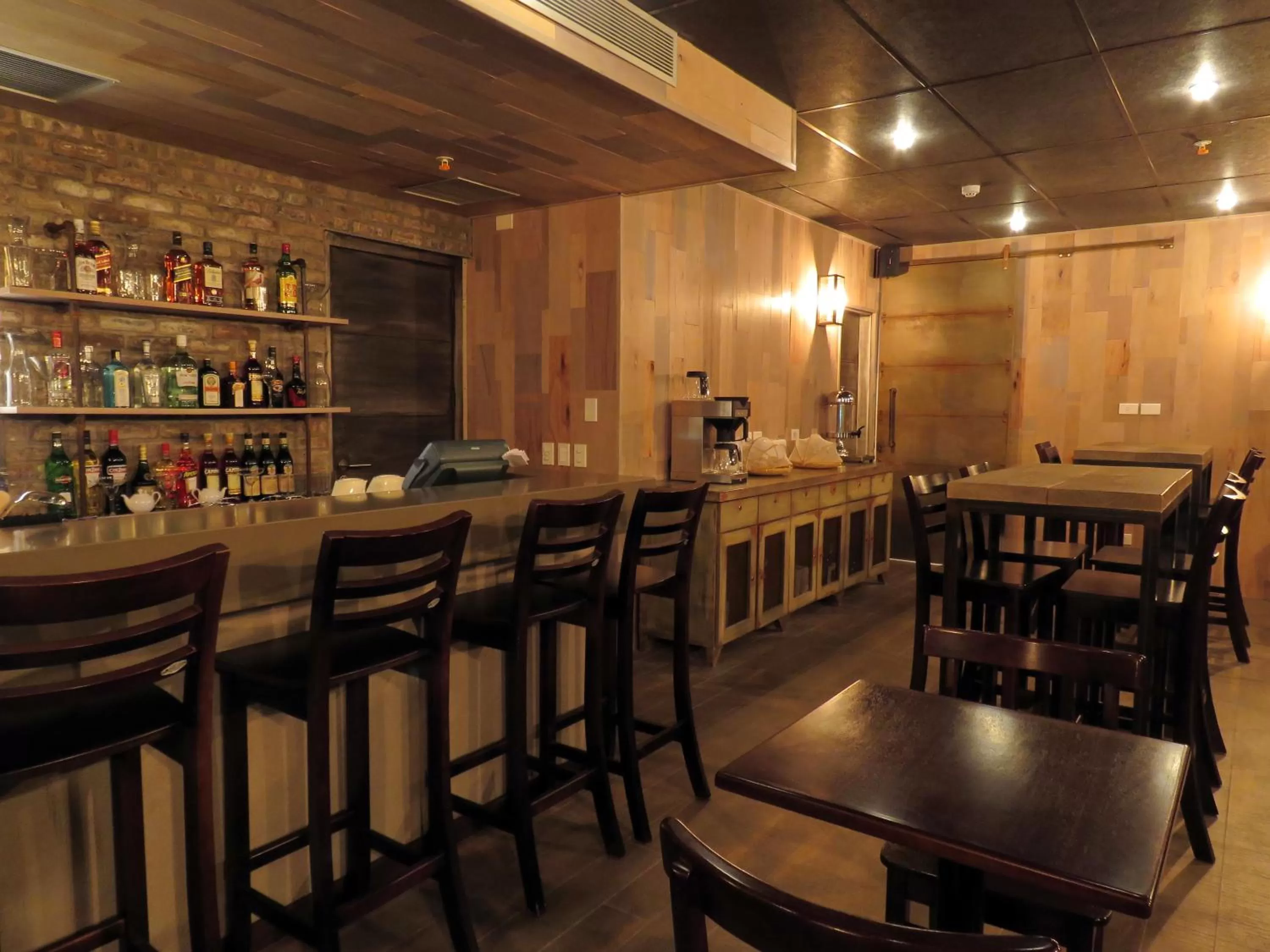 Restaurant/places to eat in Smart Hotel Montevideo