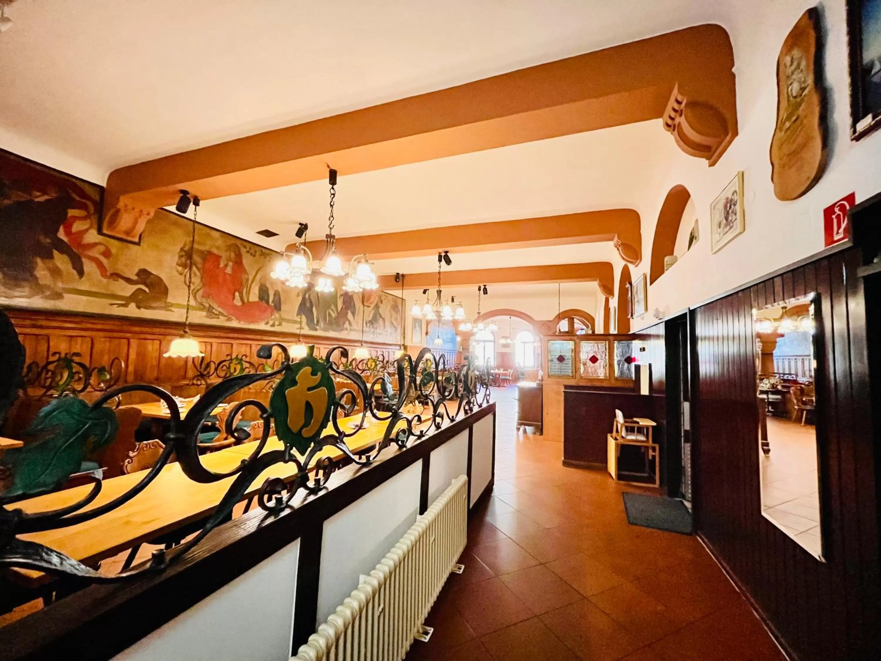 Restaurant/places to eat in Hotel Hoepfner Burghof