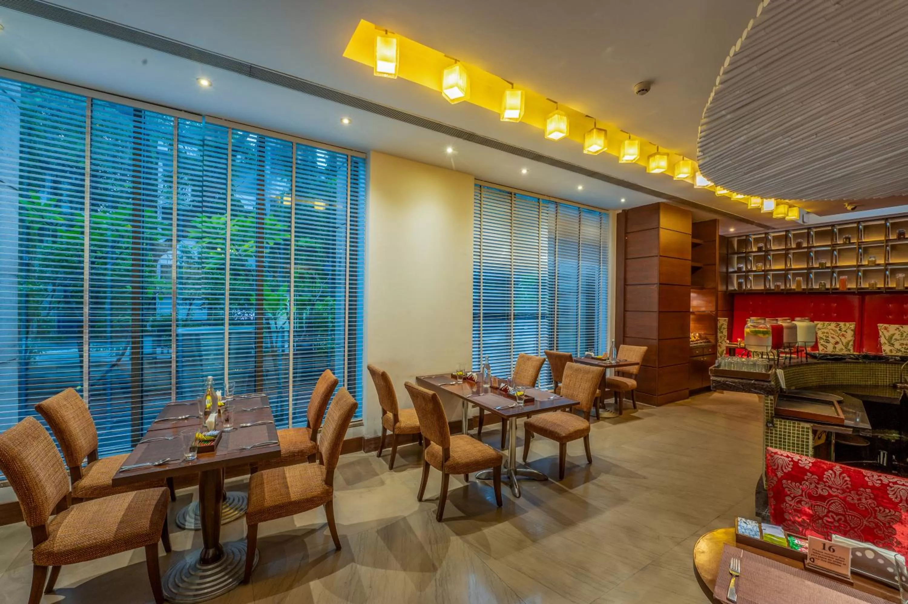 Restaurant/places to eat in O Hotel Pune