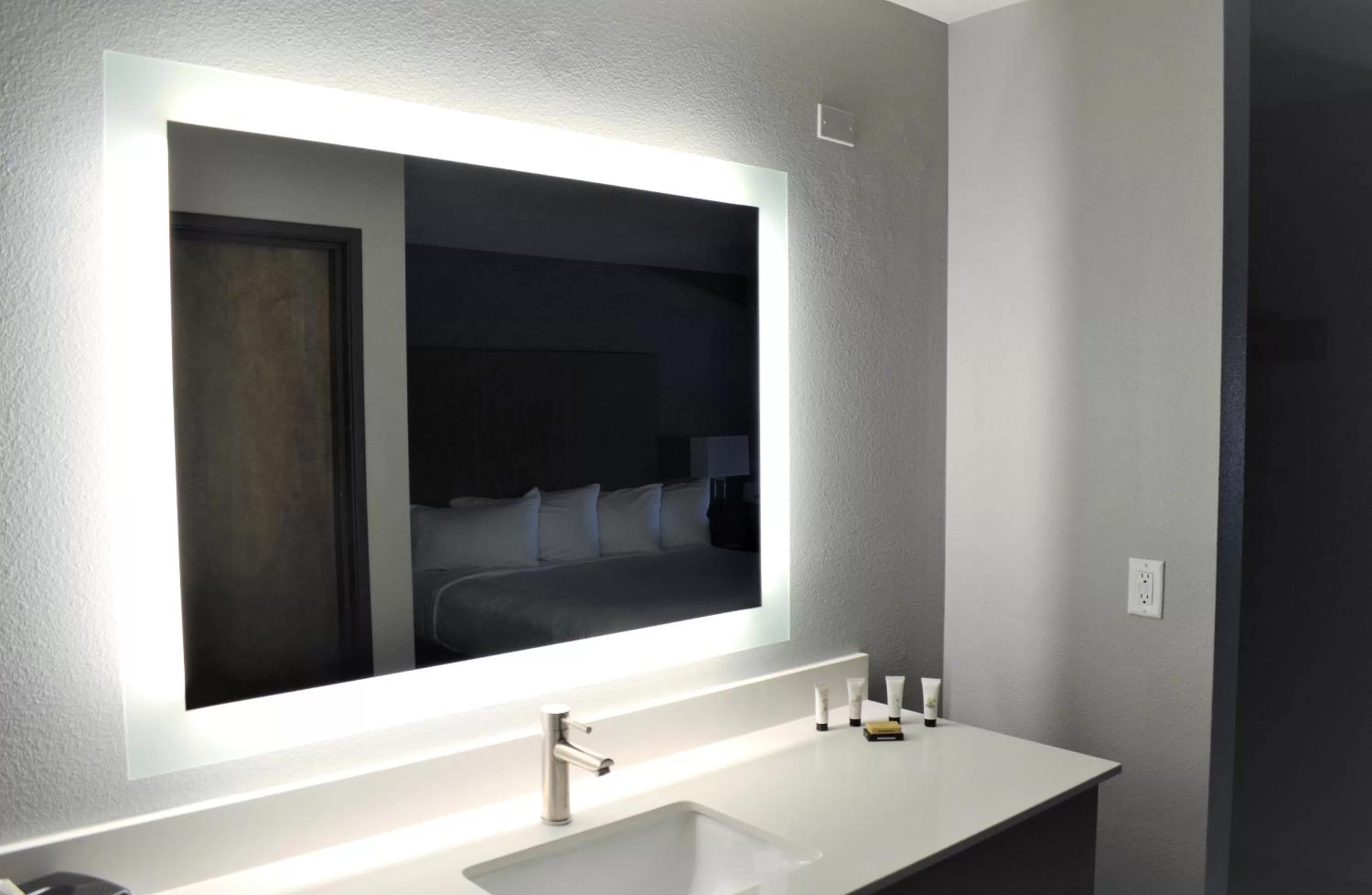 Bathroom in Hotel 28 Boise Airport, an Ascend Collection Hotel