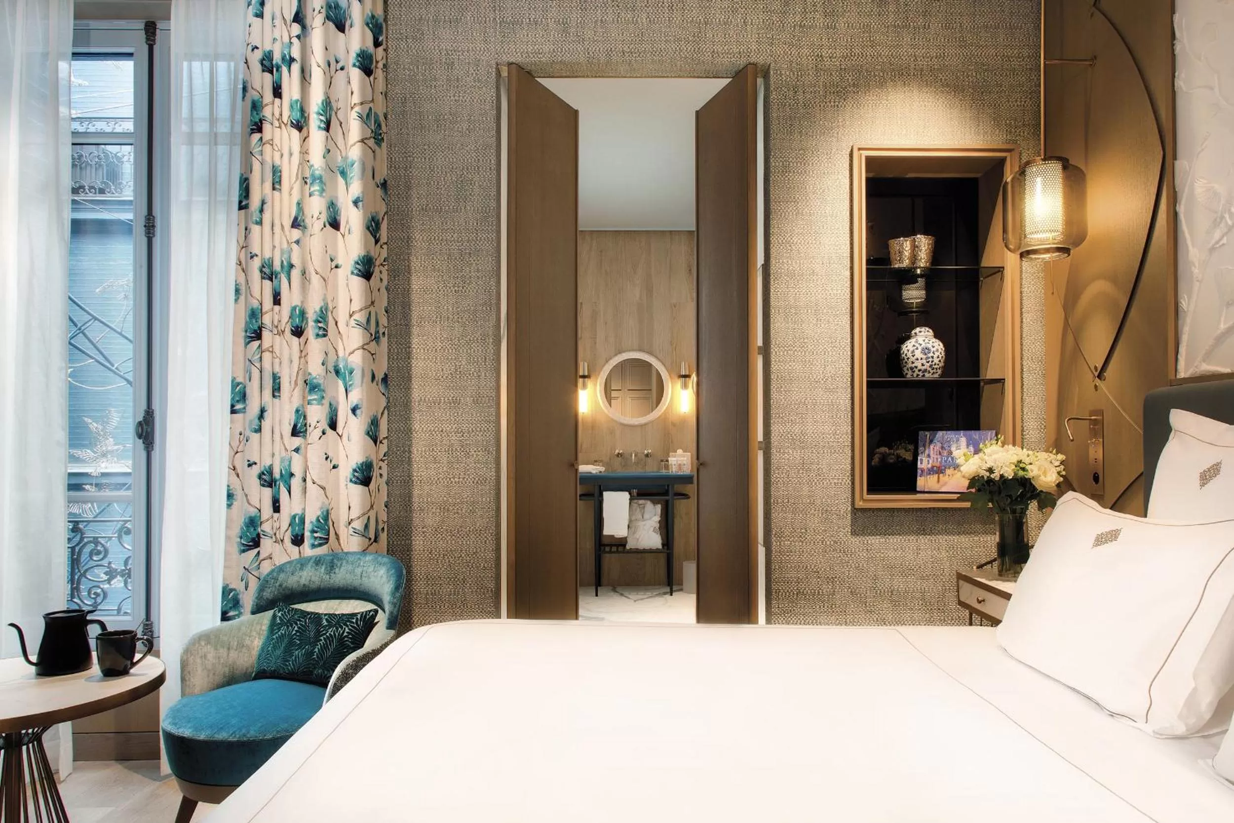 Bedroom, Bed in La Demeure Montaigne