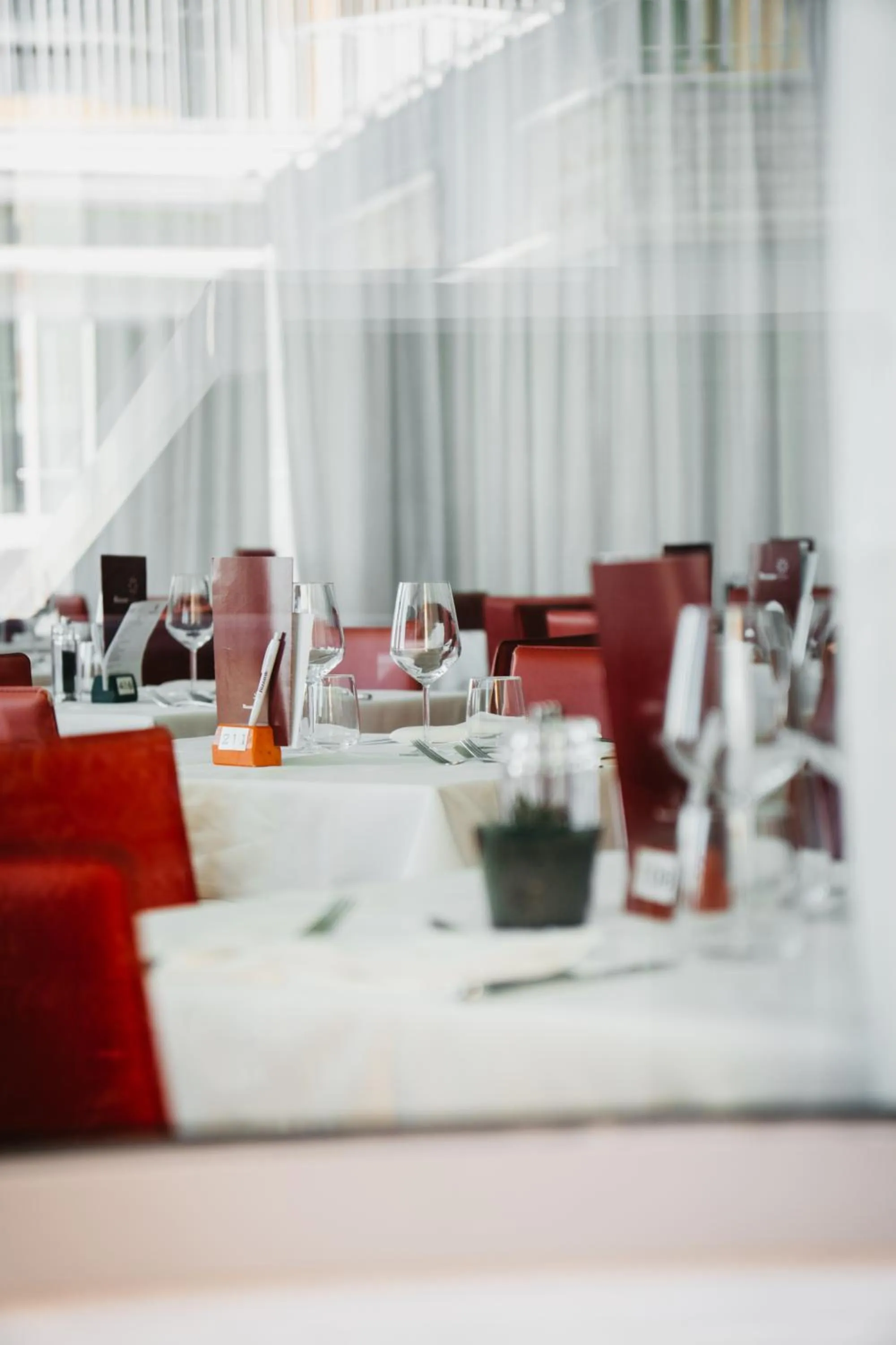 Restaurant/places to eat in Hotel Adlon