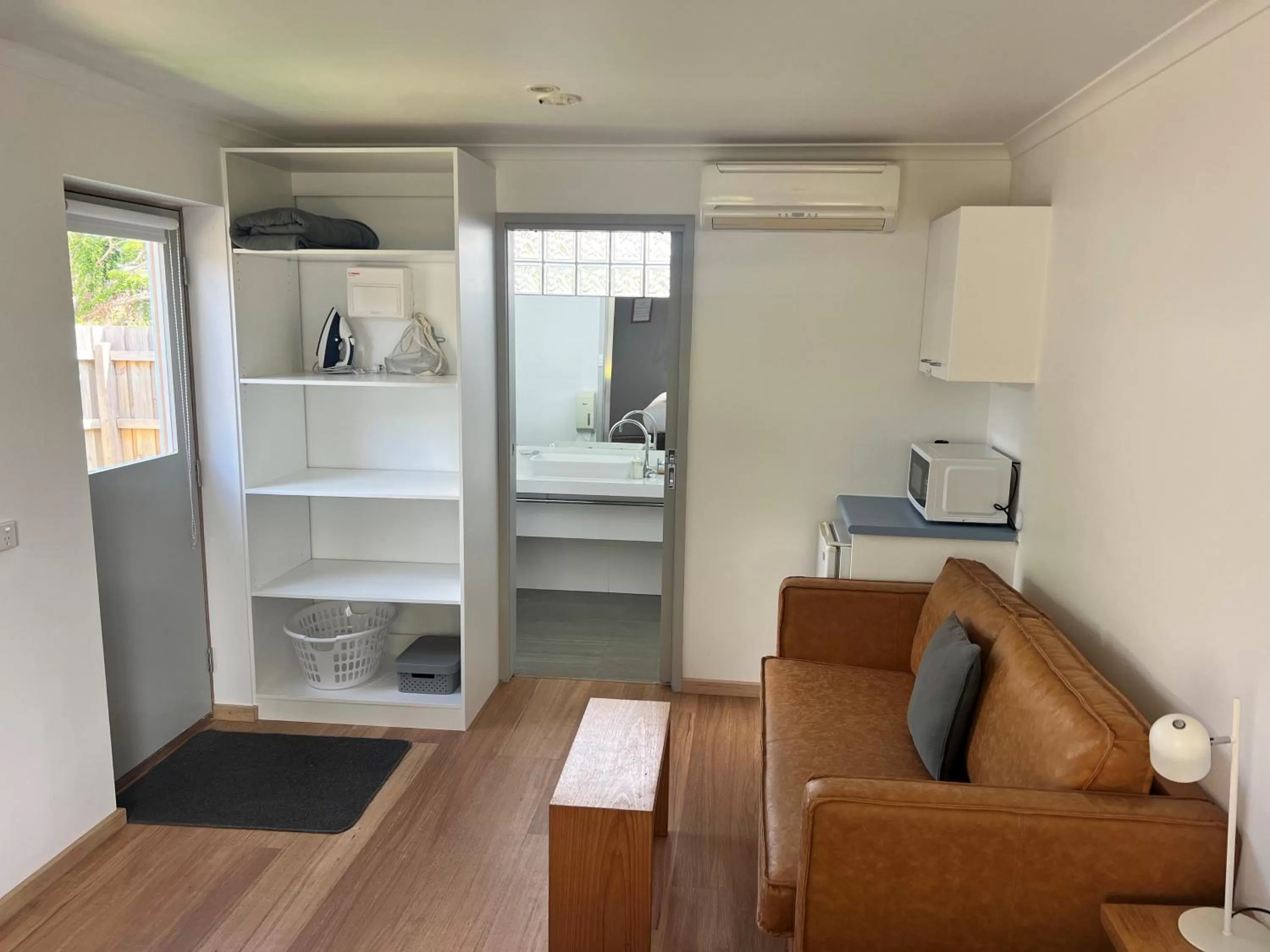 Living room in Moody's Motel