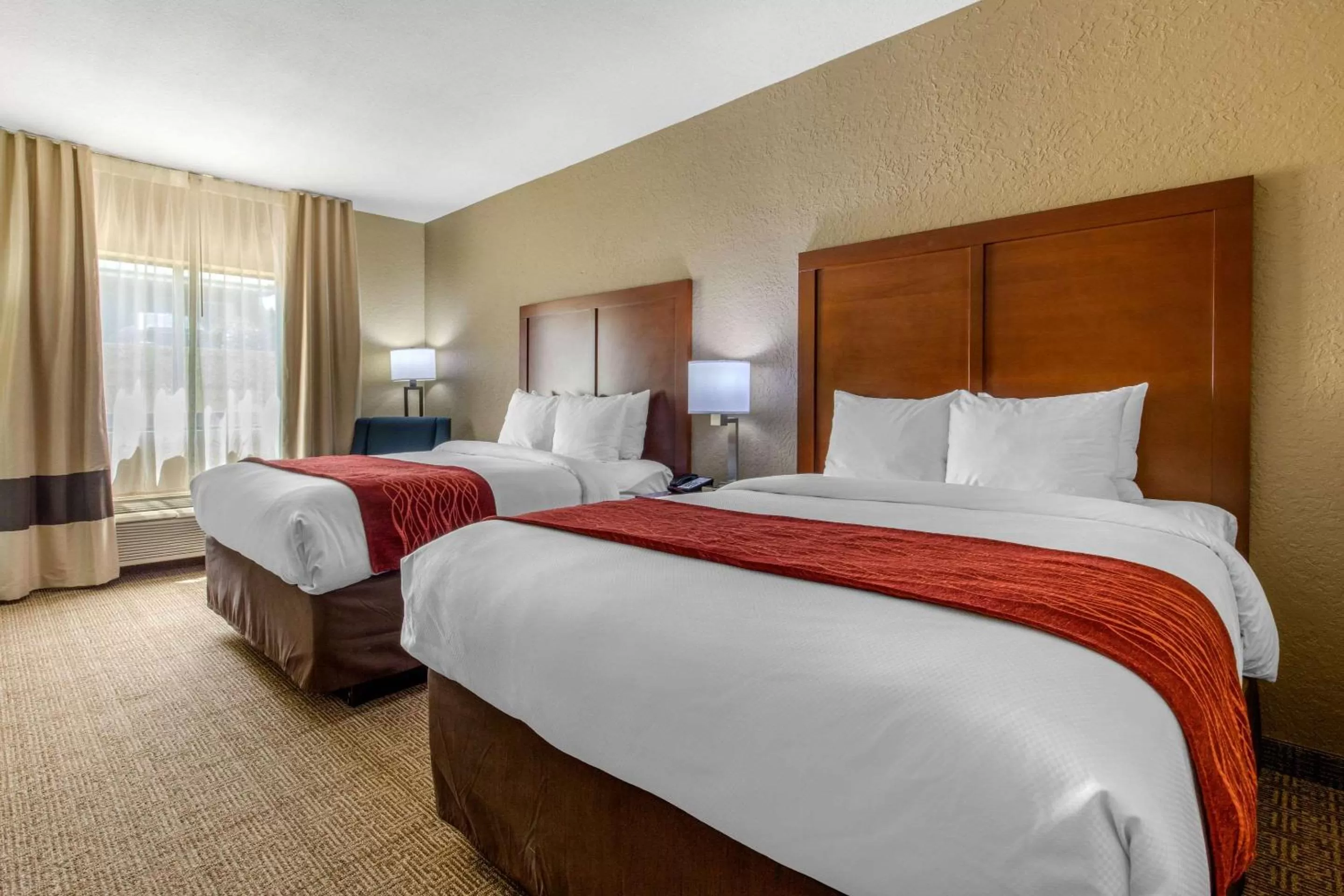 Photo of the whole room, Bed in Comfort Inn & Suites McComb